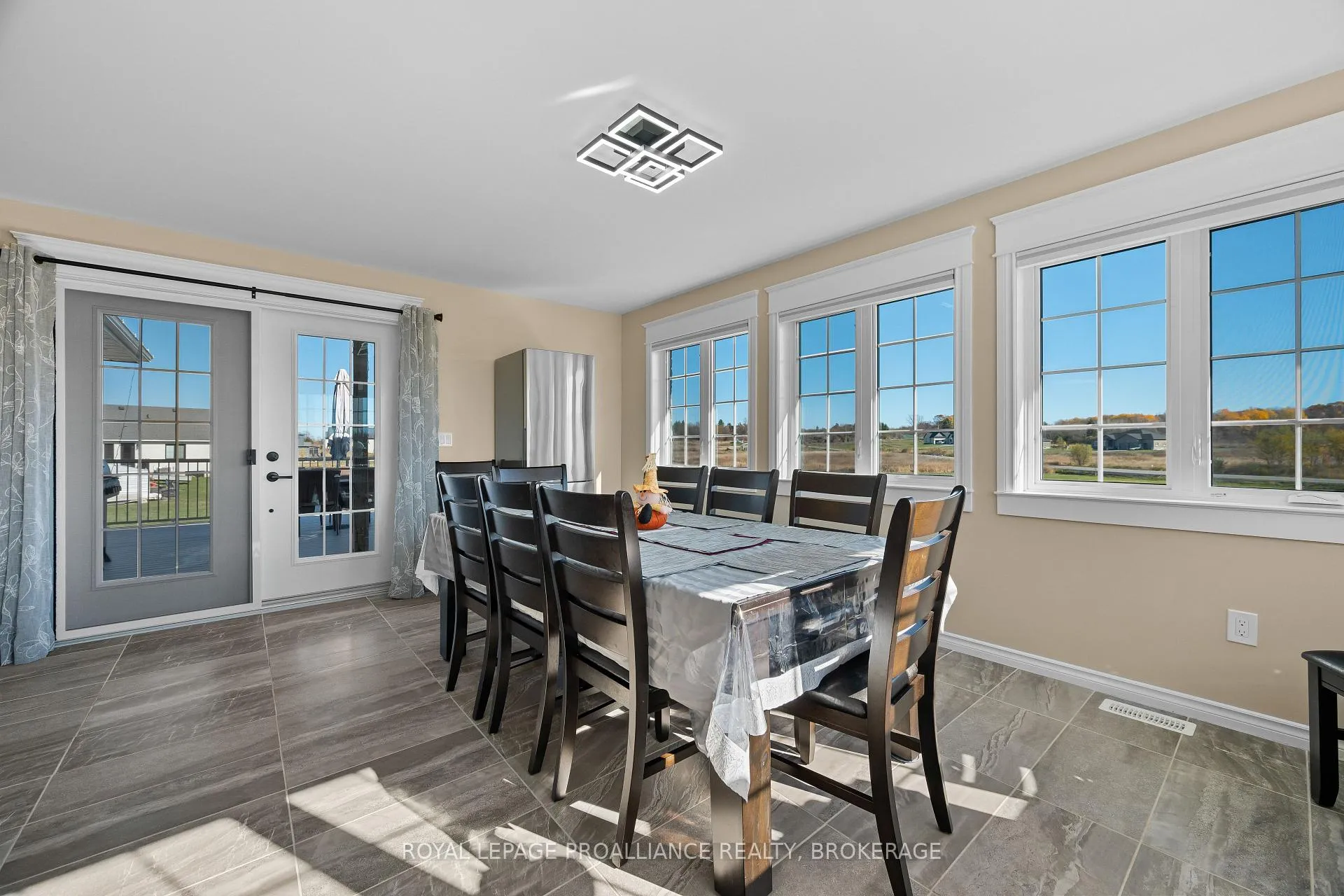 Photo 26 of 103 Hineman Street, Kingston, City North of 401 — HOMEH