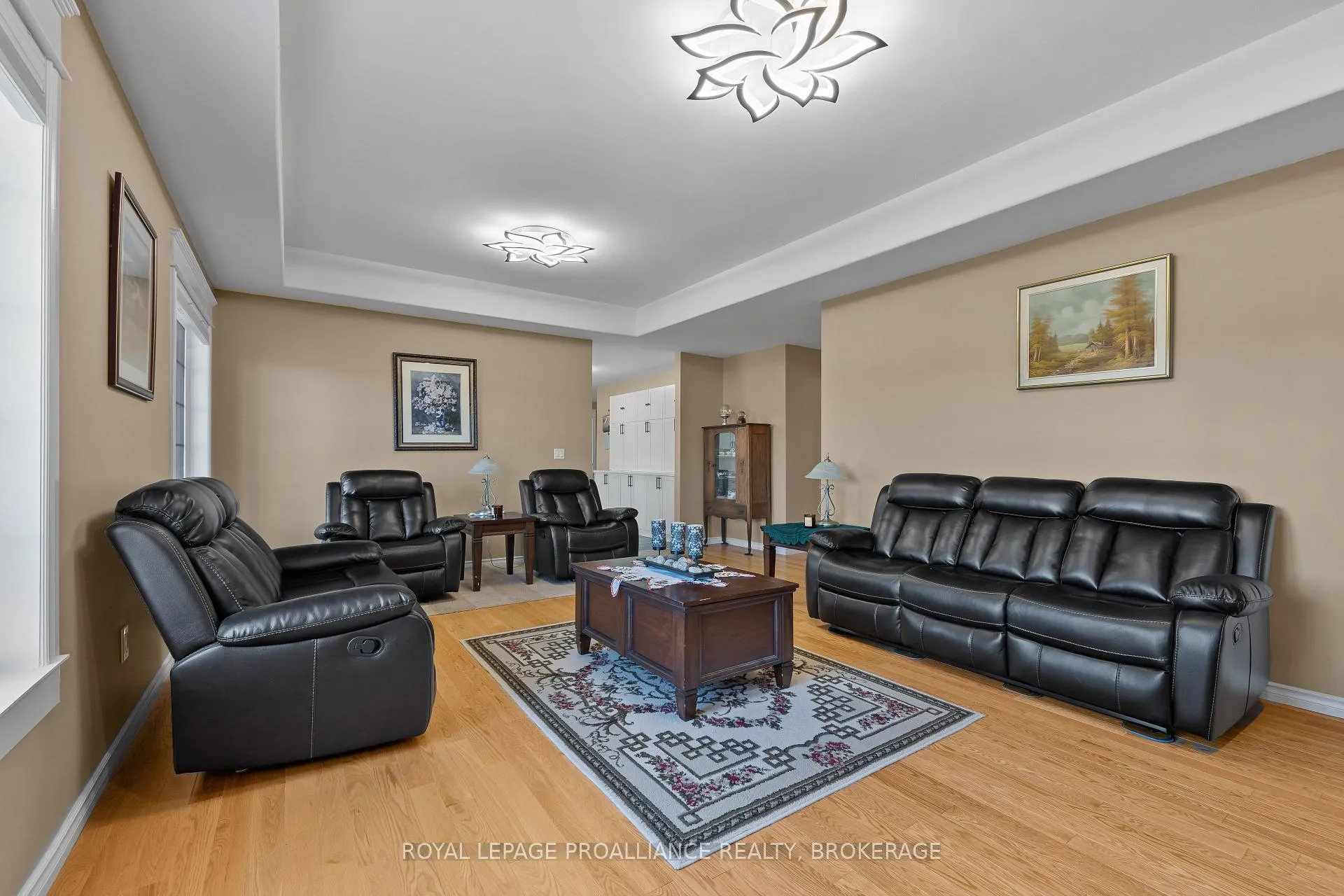 Photo 29 of 103 Hineman Street, Kingston, City North of 401 — HOMEH