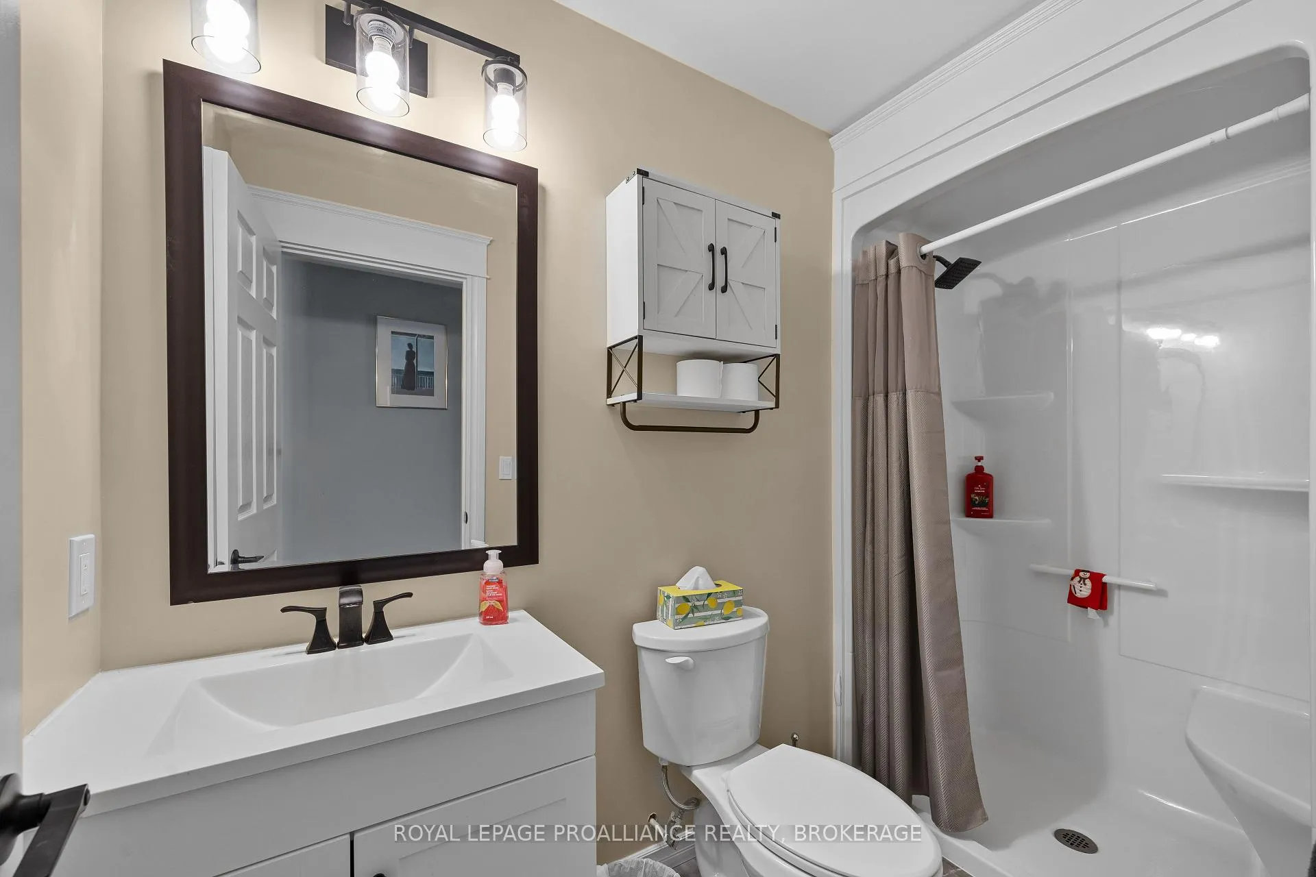 Photo 31 of 103 Hineman Street, Kingston, City North of 401 — HOMEH