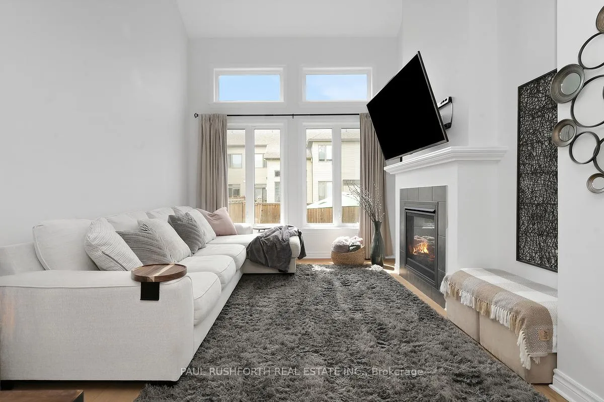 Photo 5 of 804 Chipping Circle, Ottawa, Riverside South/Gloucester Glen — HOMEH