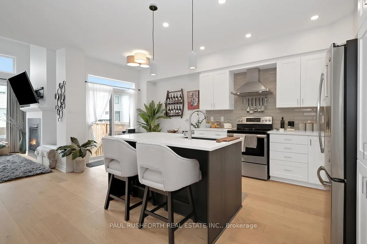 Photo 10 of 804 Chipping Circle, Ottawa, Riverside South/Gloucester Glen — HOMEH