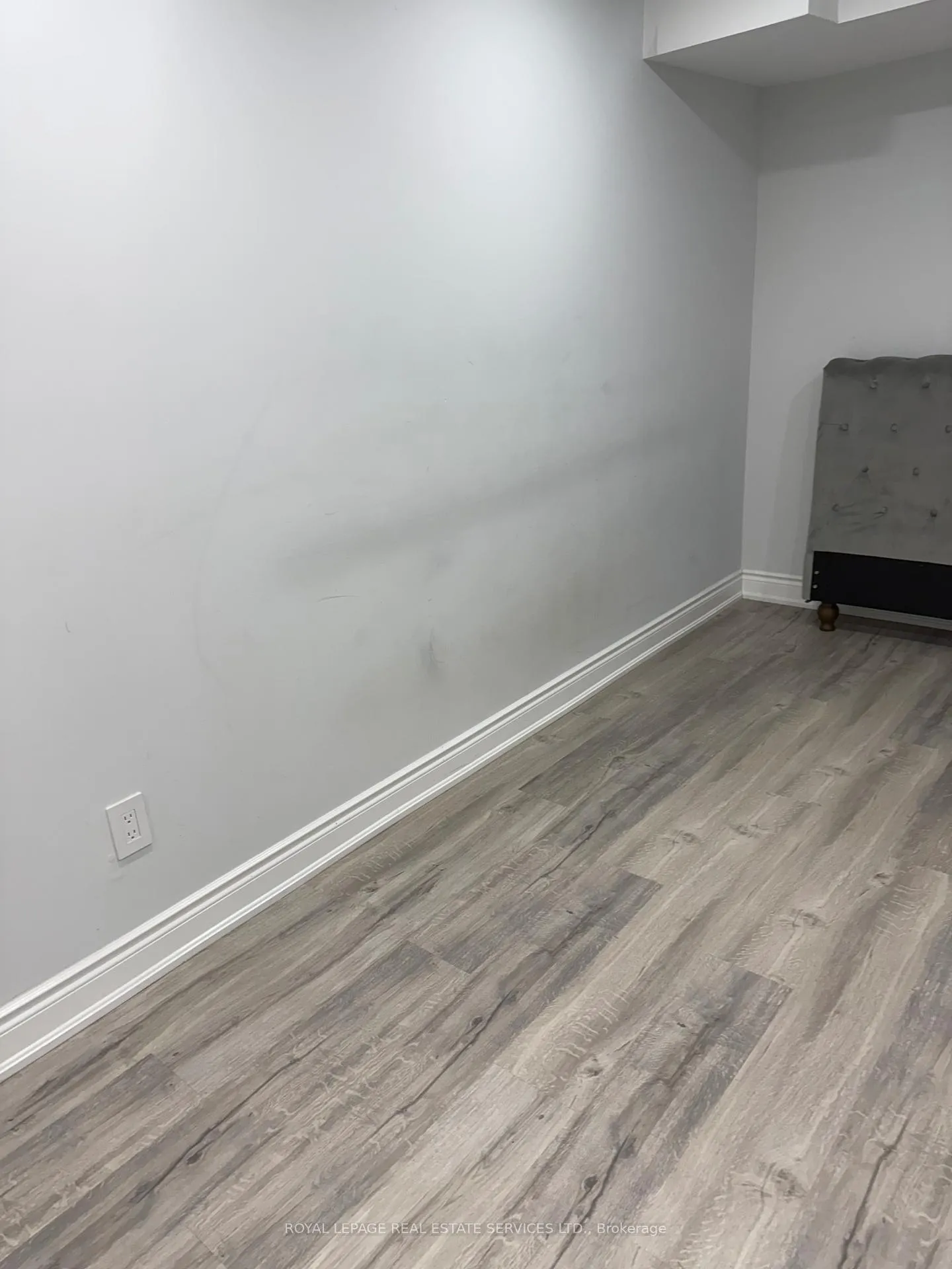 Photo 4 of Unit Bsmt, 858 Khan Crescent, Mississauga, East Credit — HOMEH