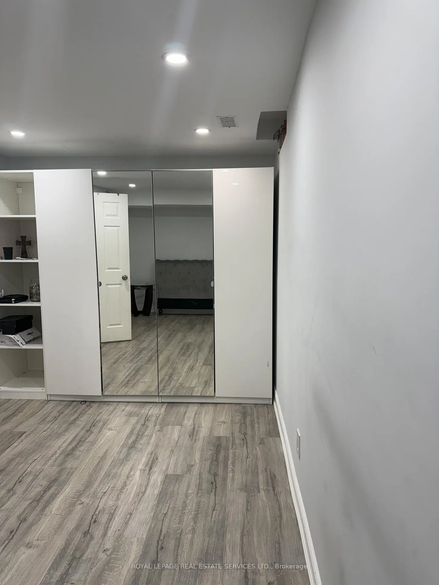 Photo 5 of Unit Bsmt, 858 Khan Crescent, Mississauga, East Credit — HOMEH