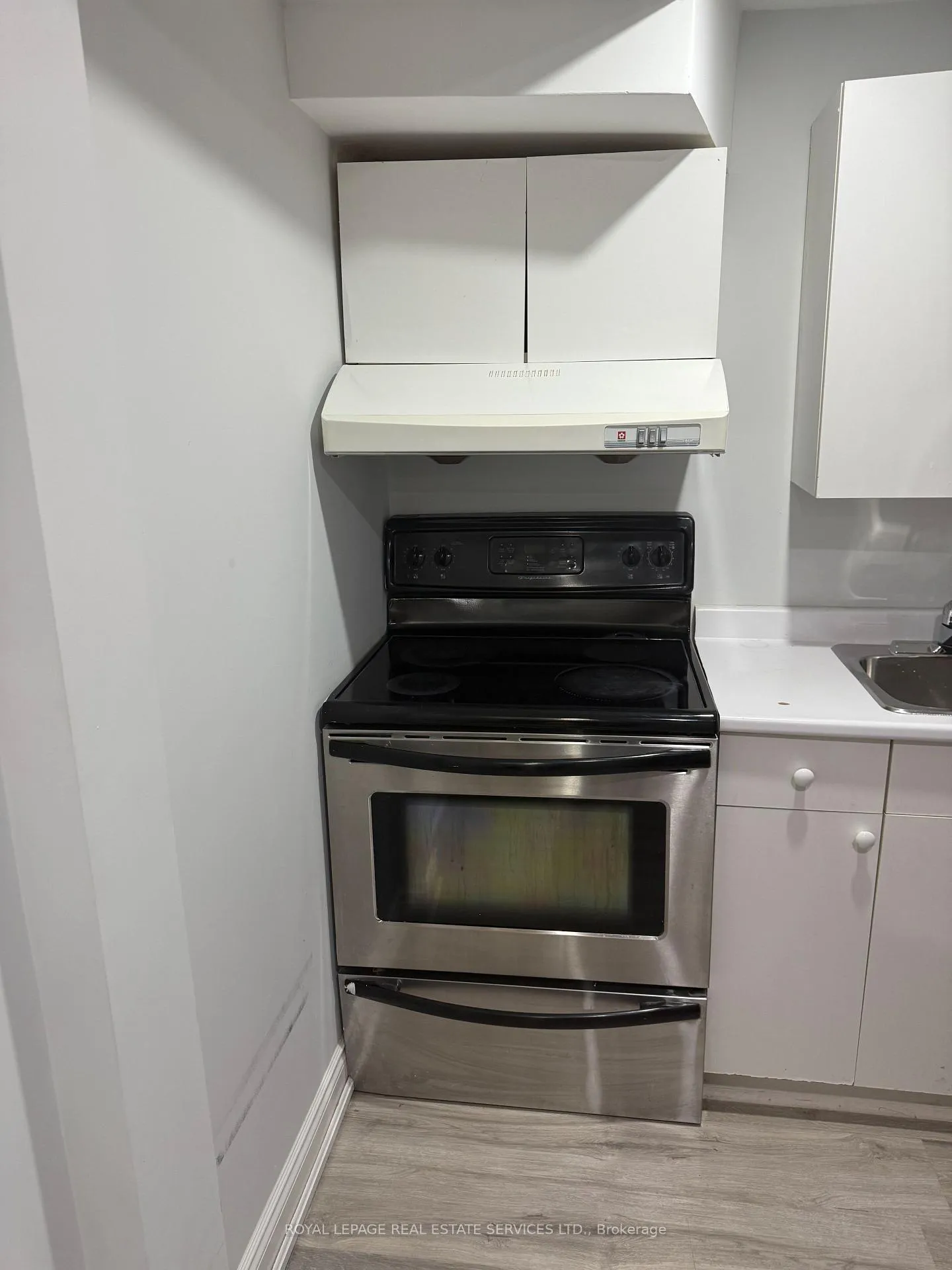 Photo 11 of Unit Bsmt, 858 Khan Crescent, Mississauga, East Credit — HOMEH
