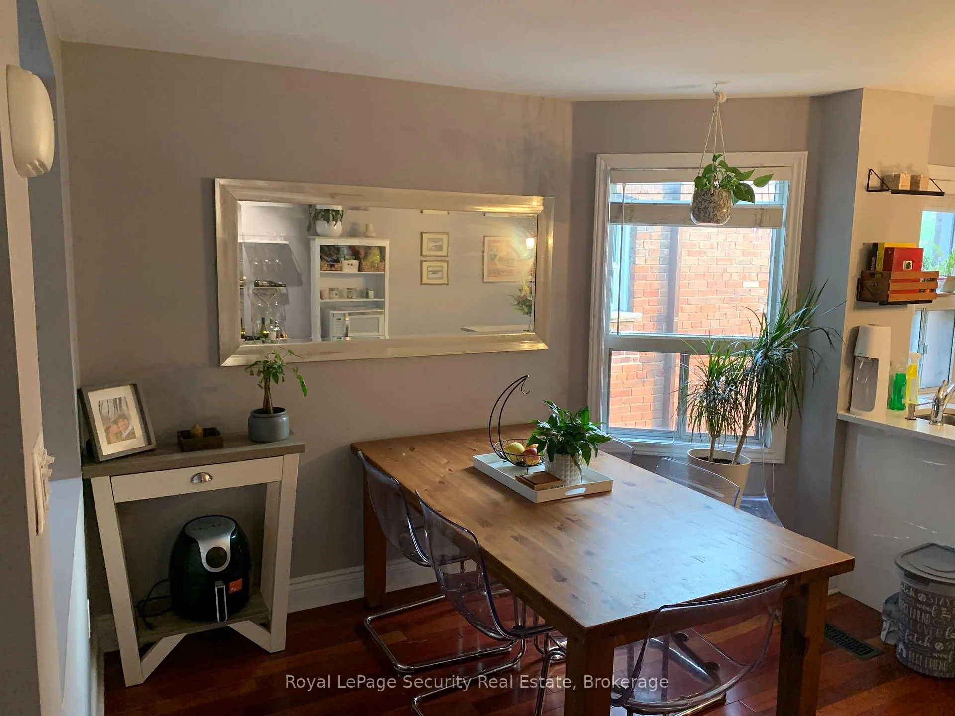 Photo 10 of Unit 2nd & 3rd Floor, 380 Crawford Street, Toronto, Trinity-Bellwoods — HOMEH