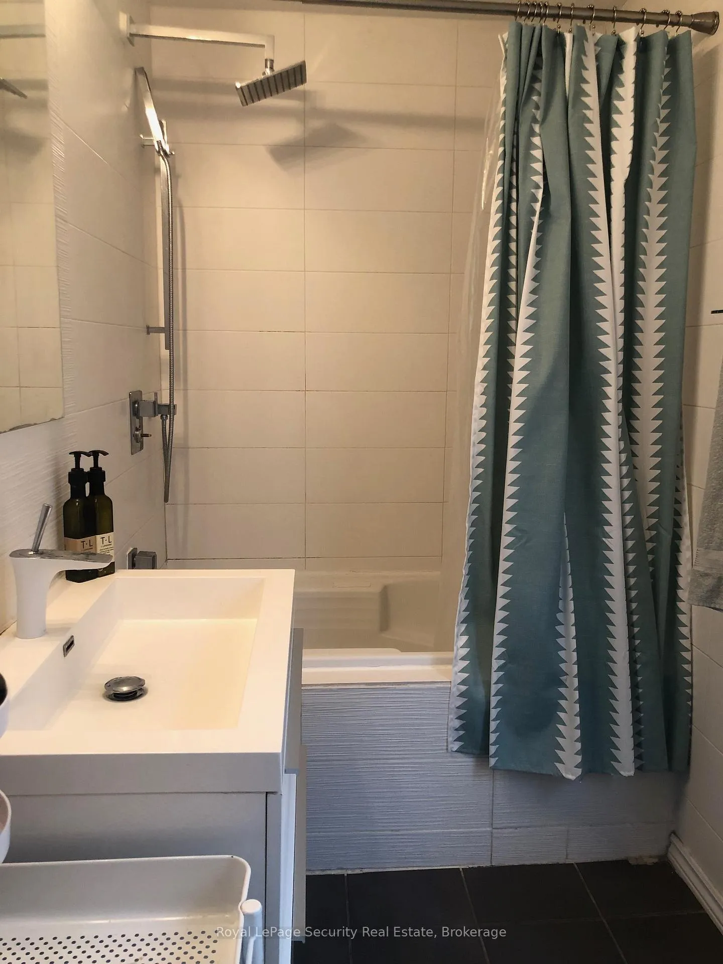 Photo 14 of Unit 2nd & 3rd Floor, 380 Crawford Street, Toronto, Trinity-Bellwoods — HOMEH