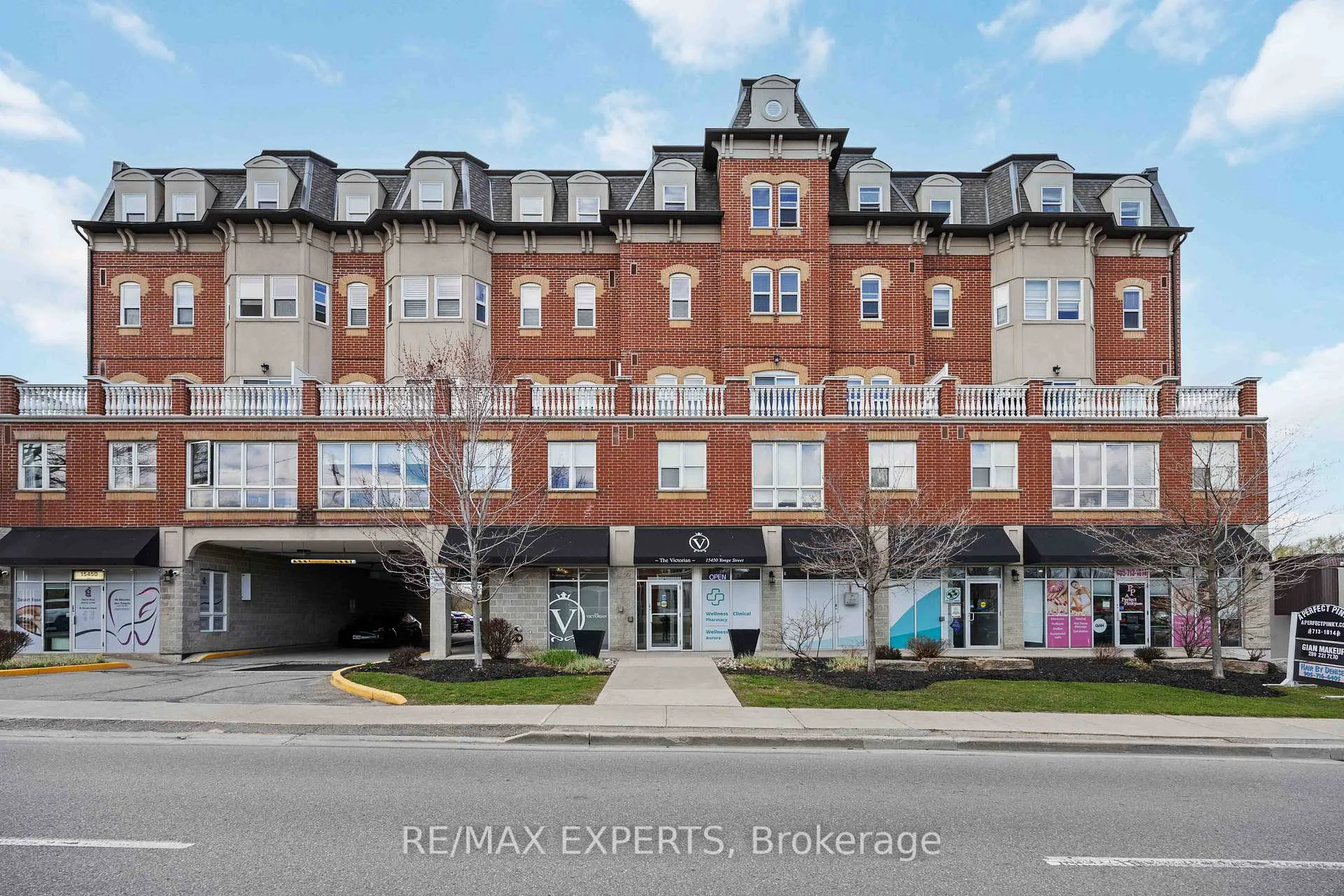 Front of Unit 207, 15450 Yonge Street S