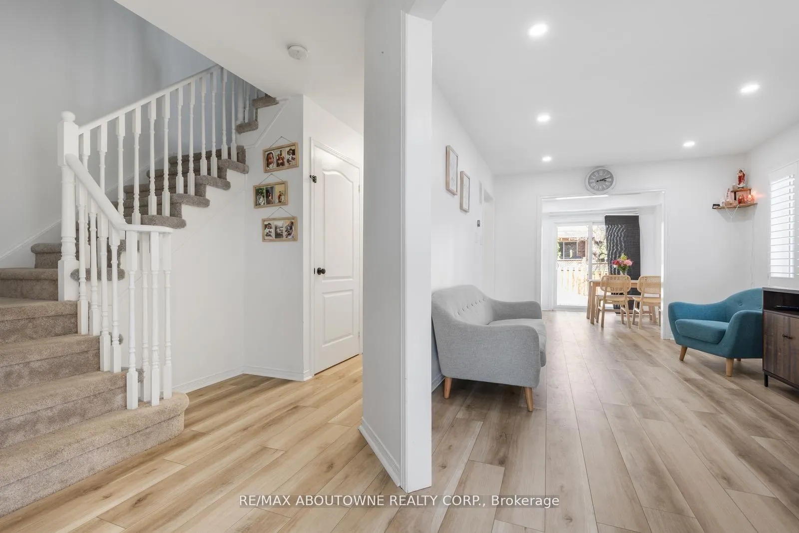 Photo 5 of 30 Harnesworth Crescent, Hamilton, Waterdown — HOMEH