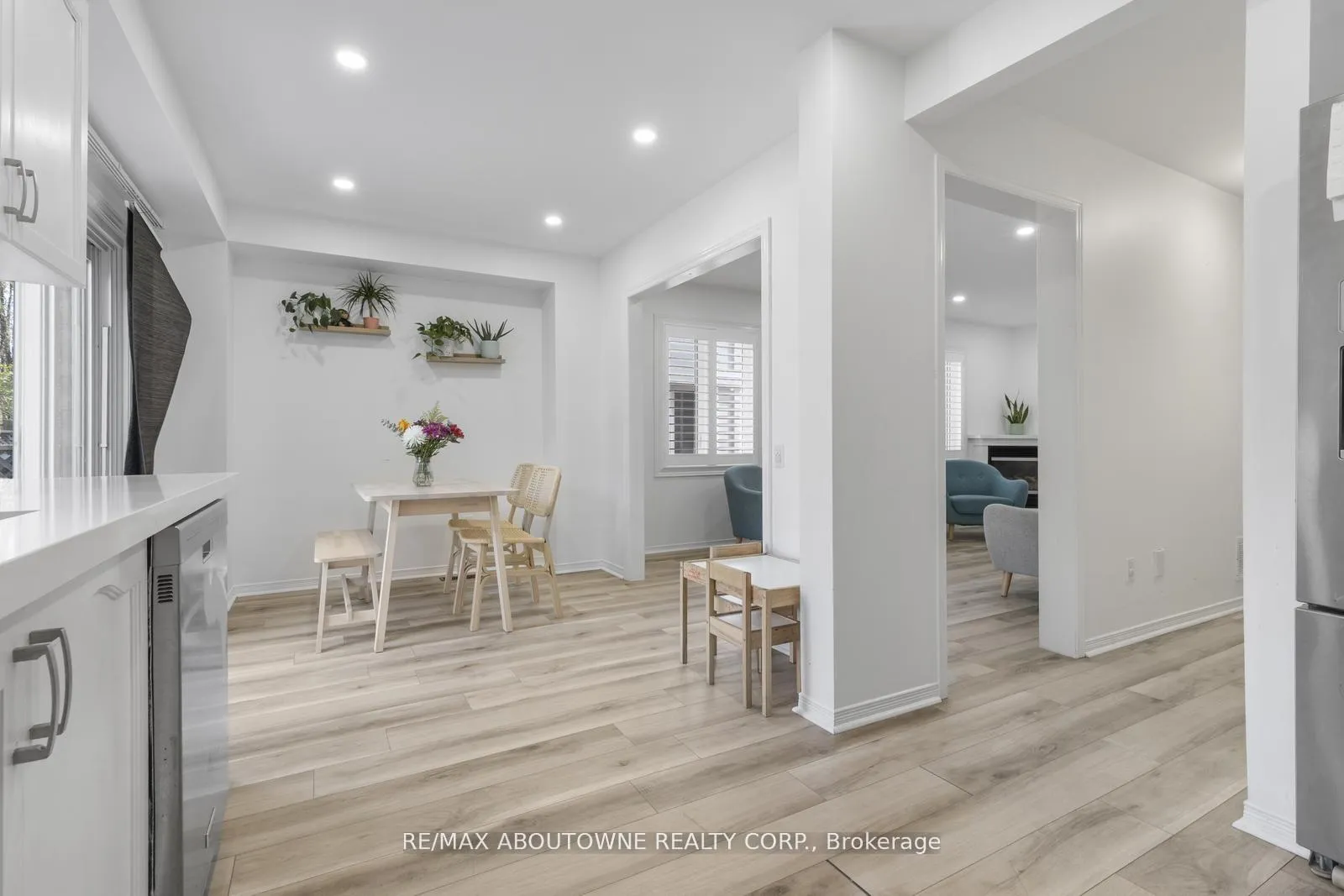 Photo 15 of 30 Harnesworth Crescent, Hamilton, Waterdown — HOMEH
