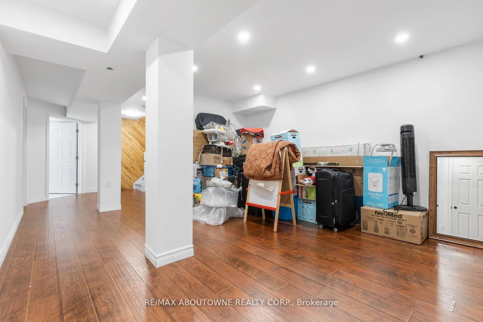 Photo 25 of 30 Harnesworth Crescent, Hamilton, Waterdown — HOMEH