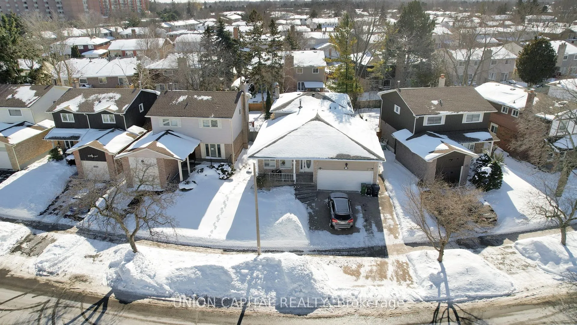 Photo 2 of 43 Fireside Drive, Scarborough, Rouge — HOMEH