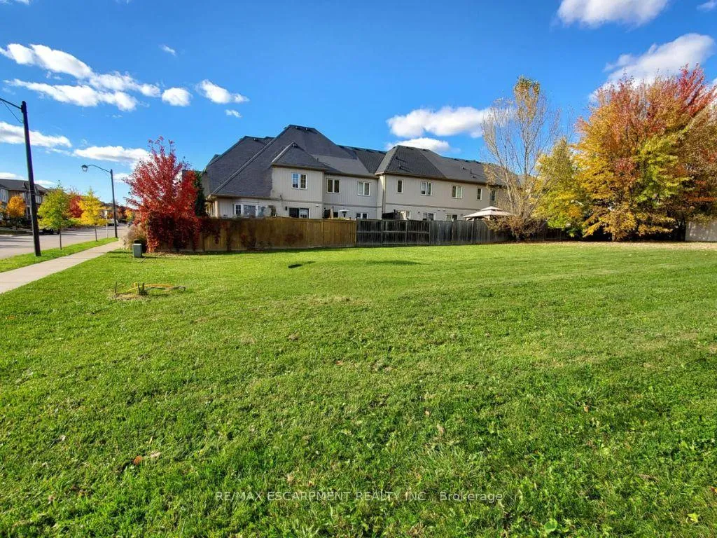 Photo 3 of 92 Gowland Drive, Hamilton, Binbrook — HOMEH