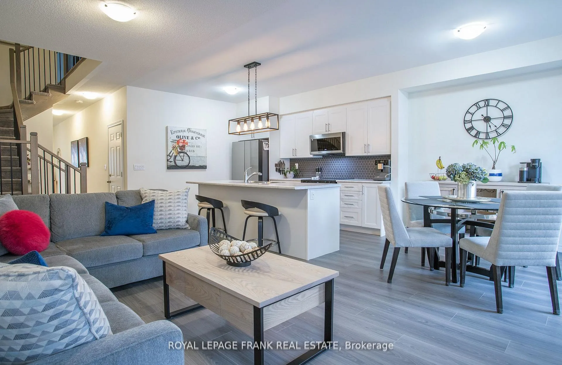 Photo 6 of 89 North Garden Boulevard, Scugog, Port Perry — HOMEH