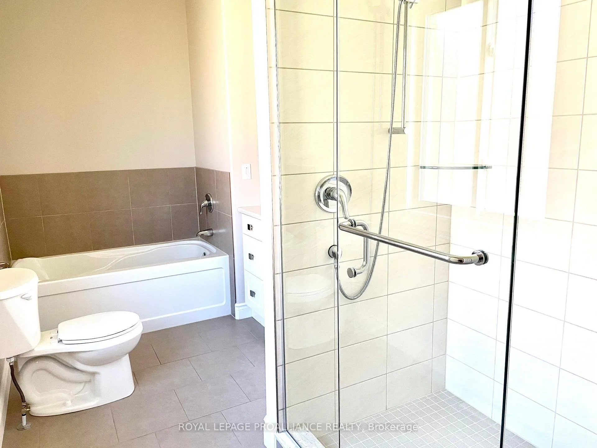 Photo 5 of 21 Stonecrest Boulevard, Quinte West, Sidney Ward — HOMEH