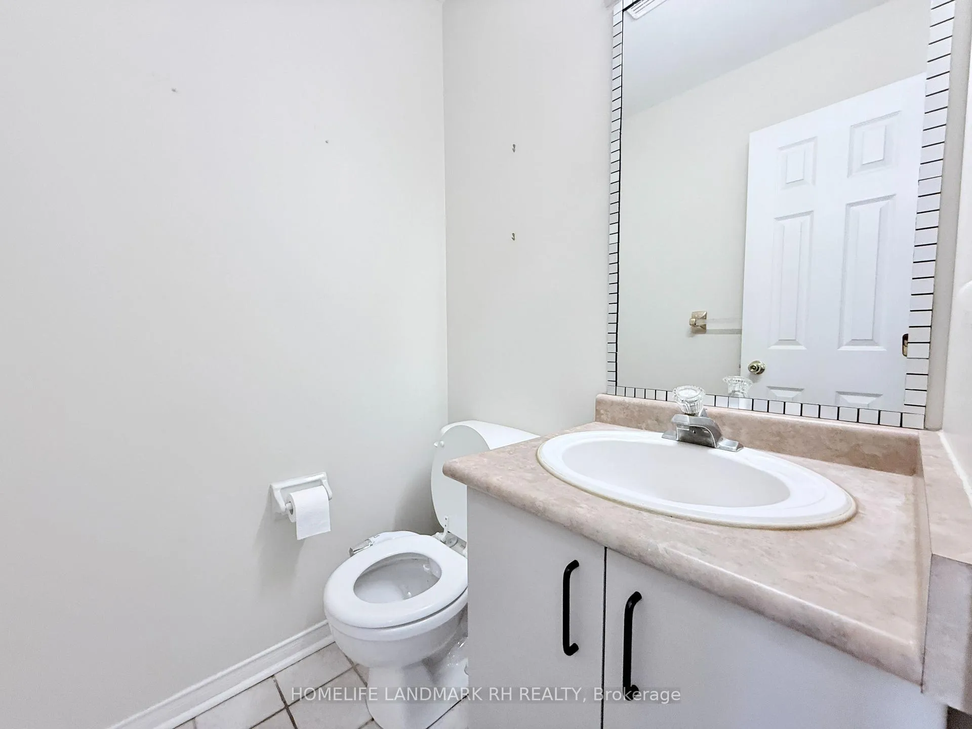 Photo 7 of 5 Coburg Crescent, Richmond Hill, Langstaff — HOMEH