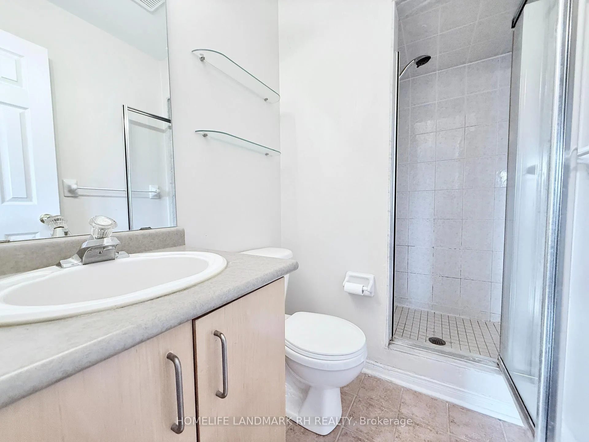 Photo 9 of 5 Coburg Crescent, Richmond Hill, Langstaff — HOMEH