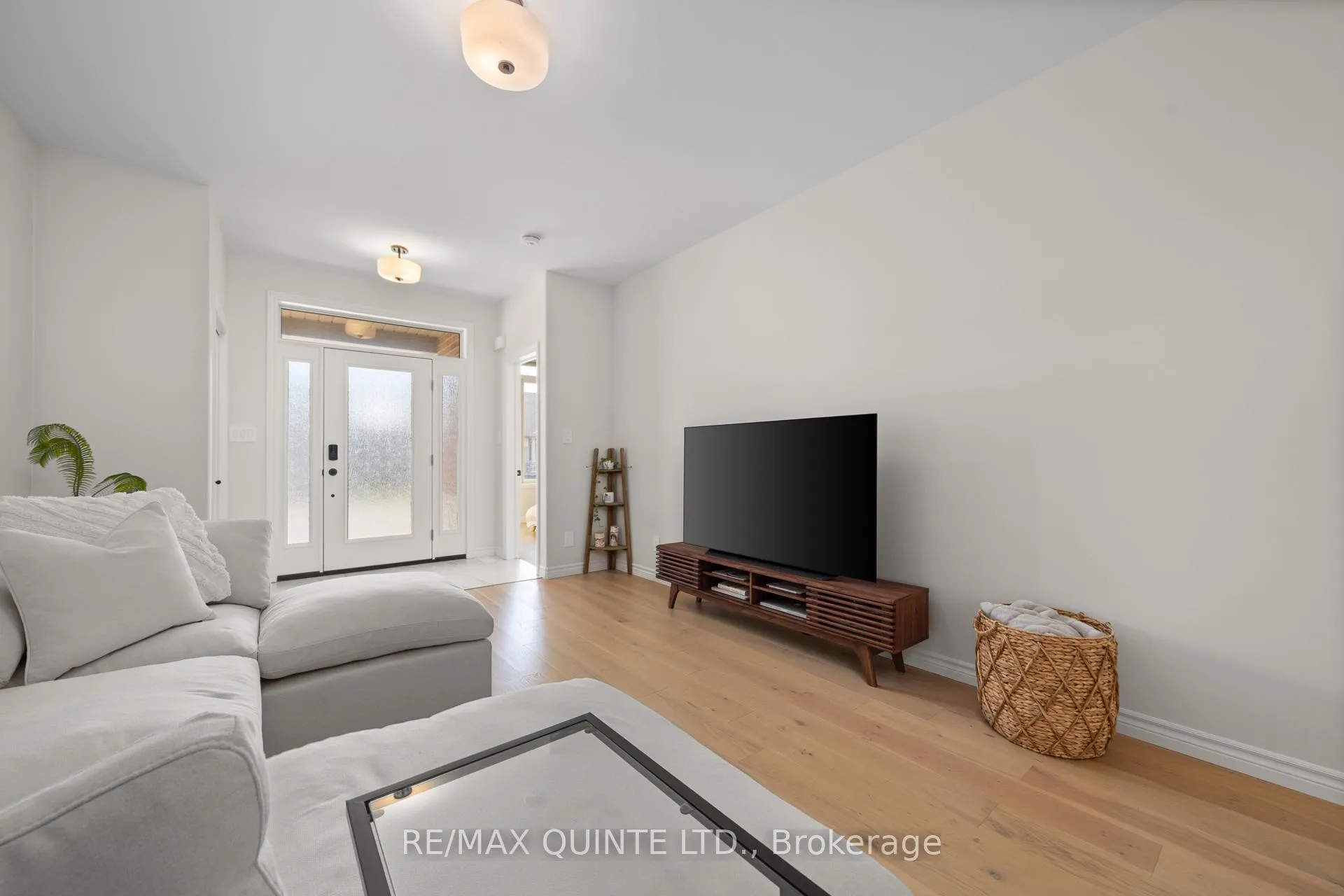 Photo 7 of 63 Athabaska Drive, Belleville, Thurlow Ward — HOMEH