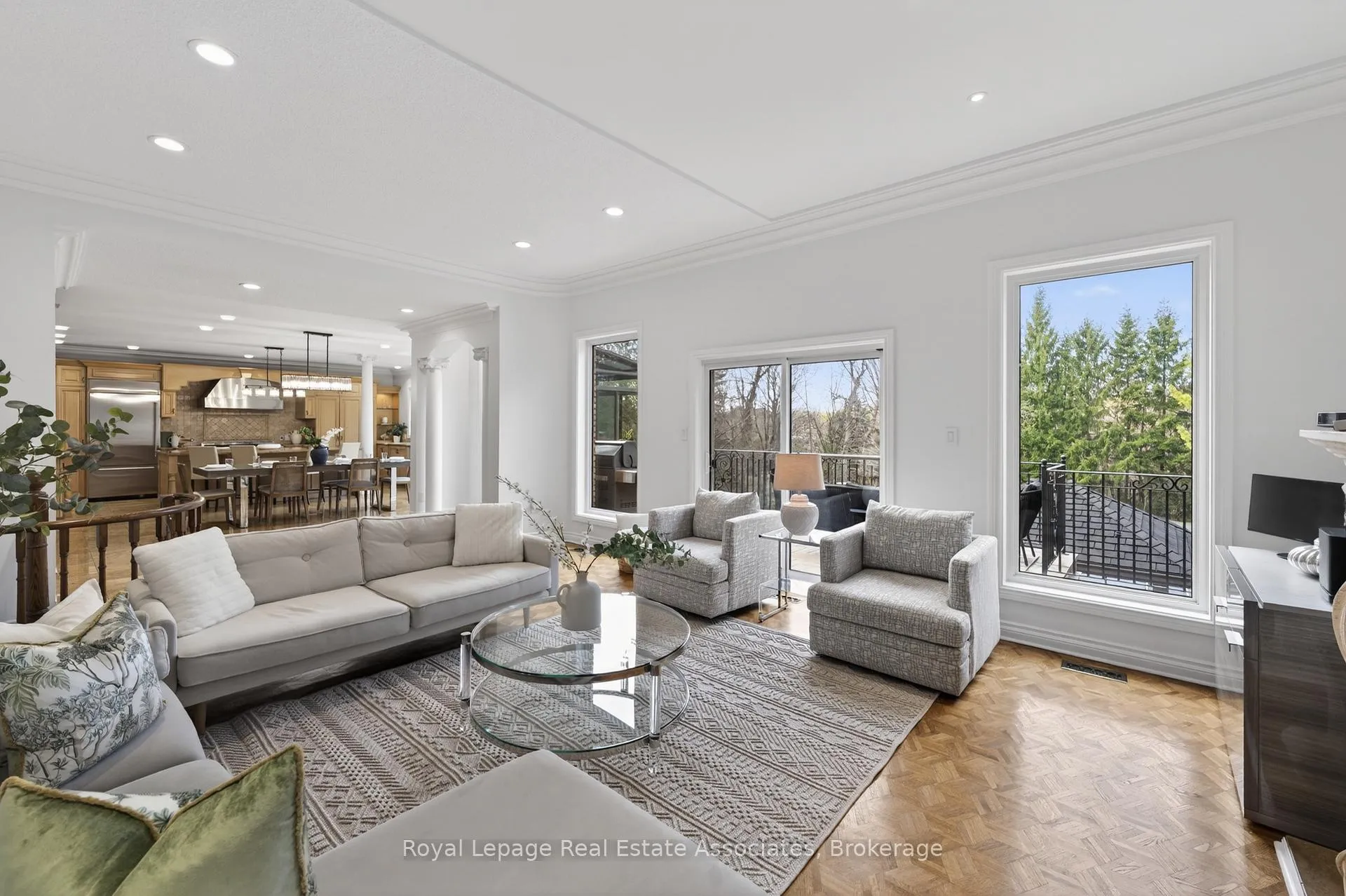 Photo 16 of 12 Westmount Park Road, Etobicoke, Humber Heights — HOMEH