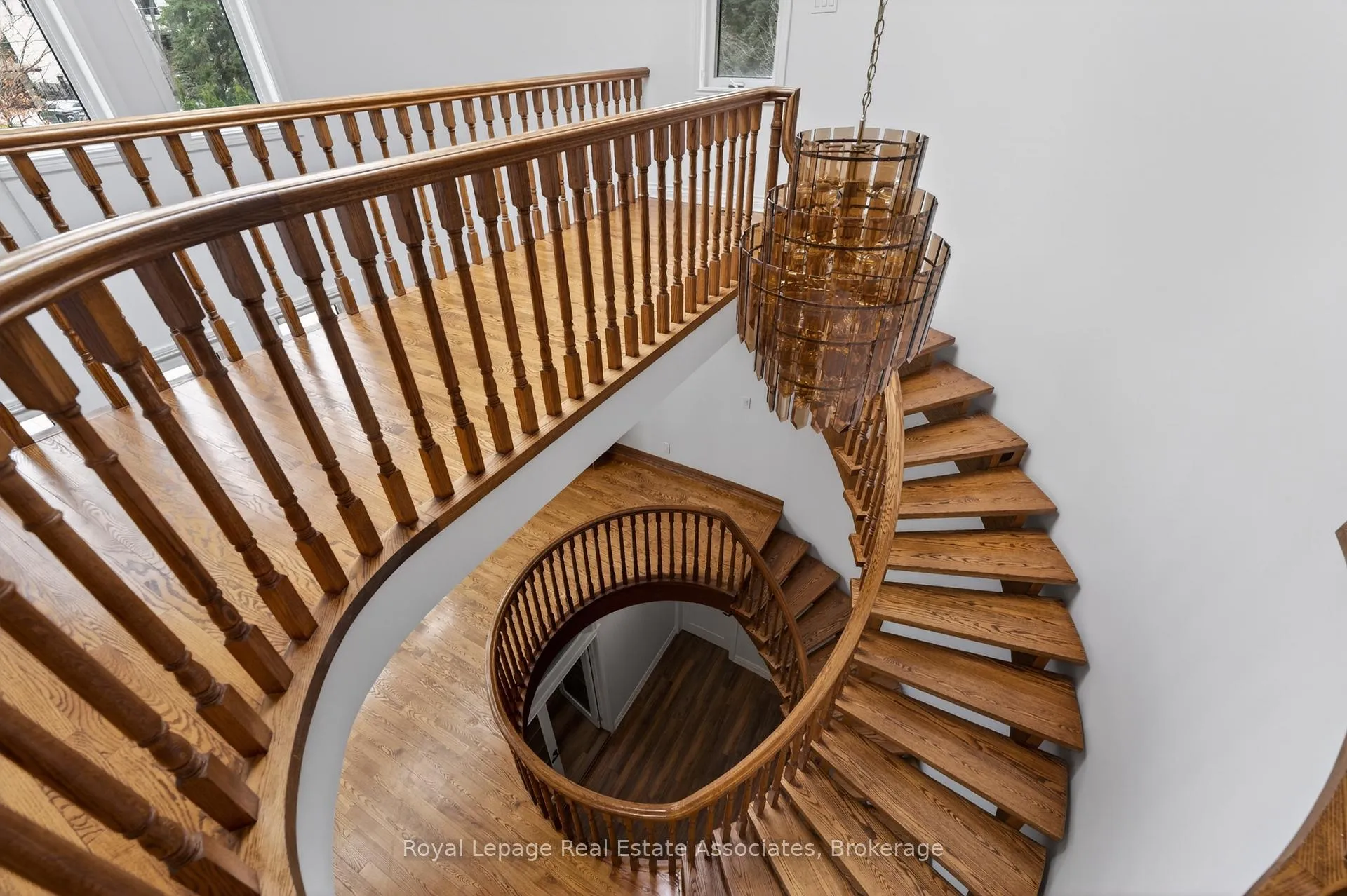 Photo 21 of 12 Westmount Park Road, Etobicoke, Humber Heights — HOMEH