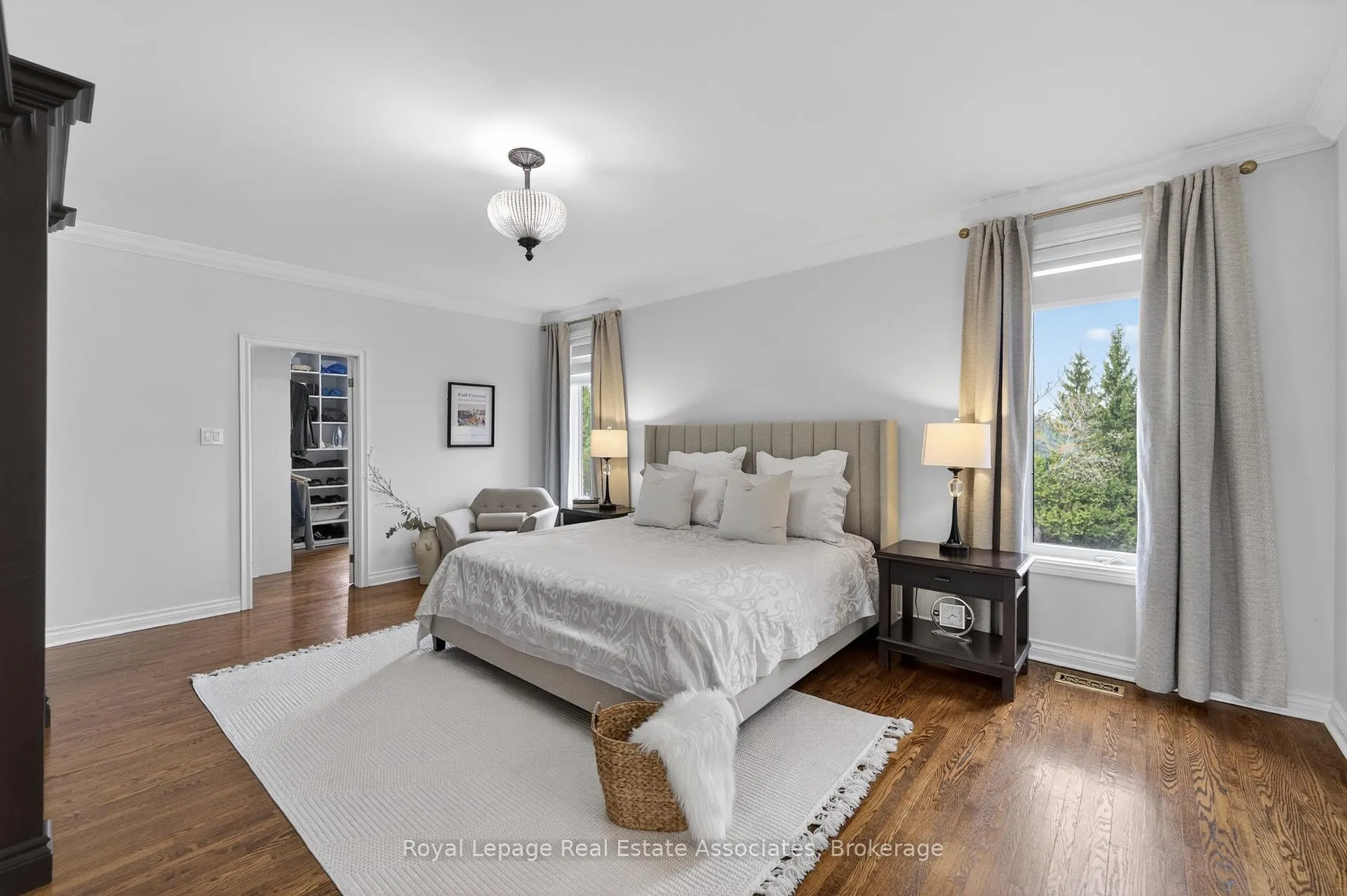 Photo 22 of 12 Westmount Park Road, Etobicoke, Humber Heights — HOMEH