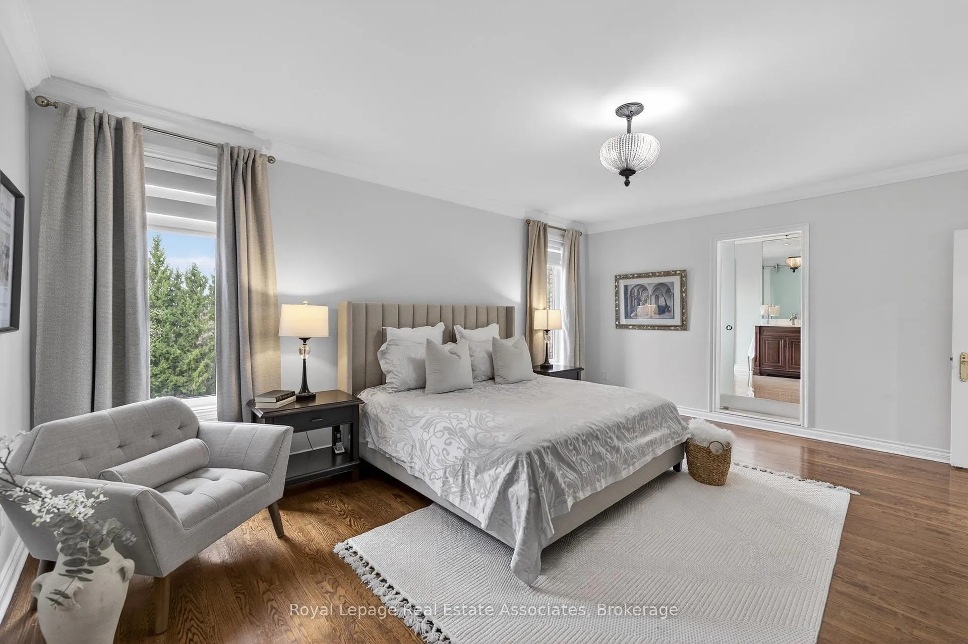 Photo 23 of 12 Westmount Park Road, Etobicoke, Humber Heights — HOMEH