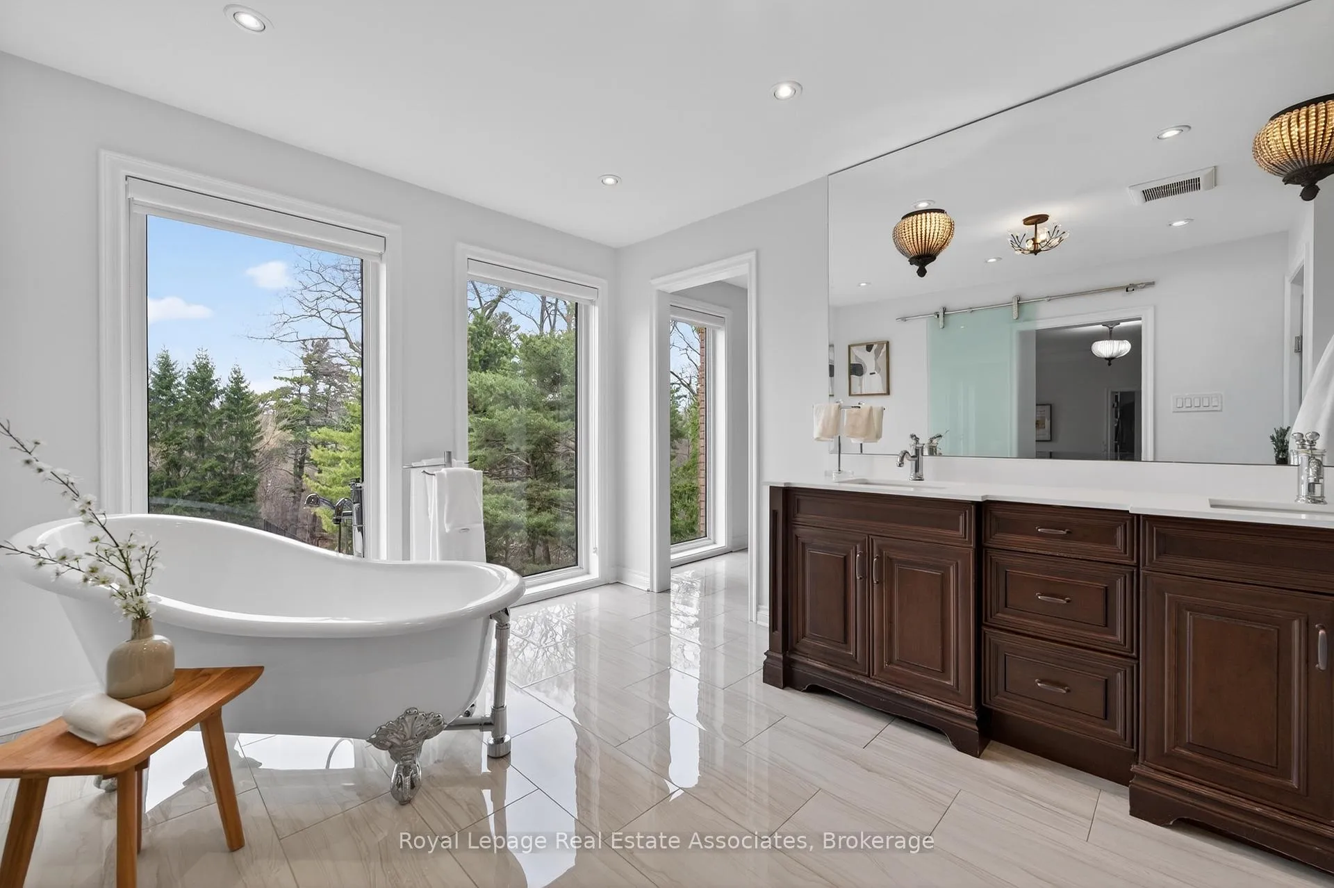 Photo 24 of 12 Westmount Park Road, Etobicoke, Humber Heights — HOMEH