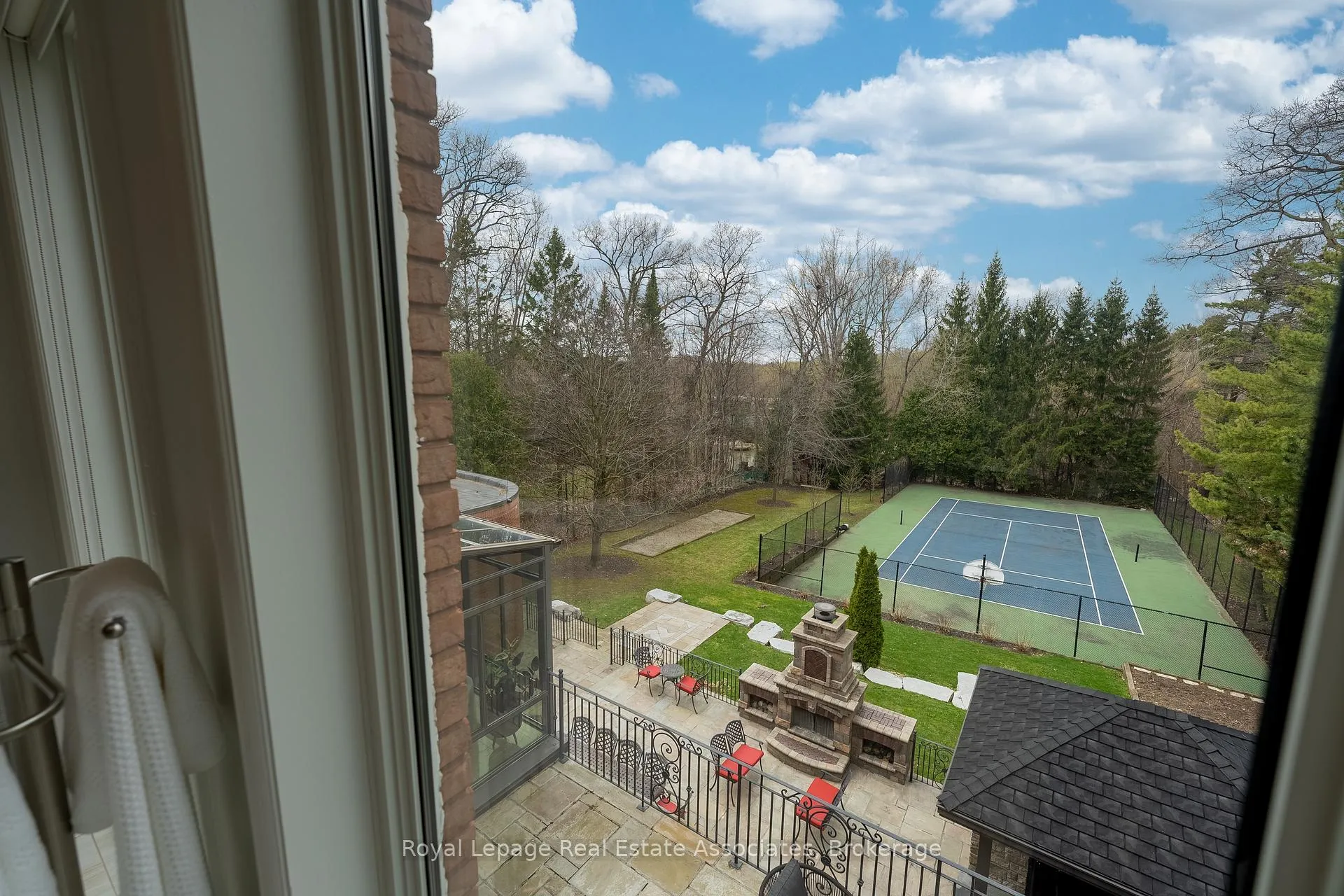 Photo 28 of 12 Westmount Park Road, Etobicoke, Humber Heights — HOMEH