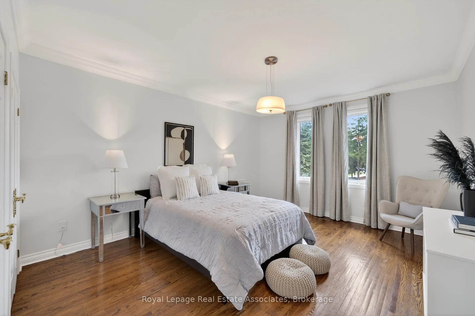 Photo 30 of 12 Westmount Park Road, Etobicoke, Humber Heights — HOMEH