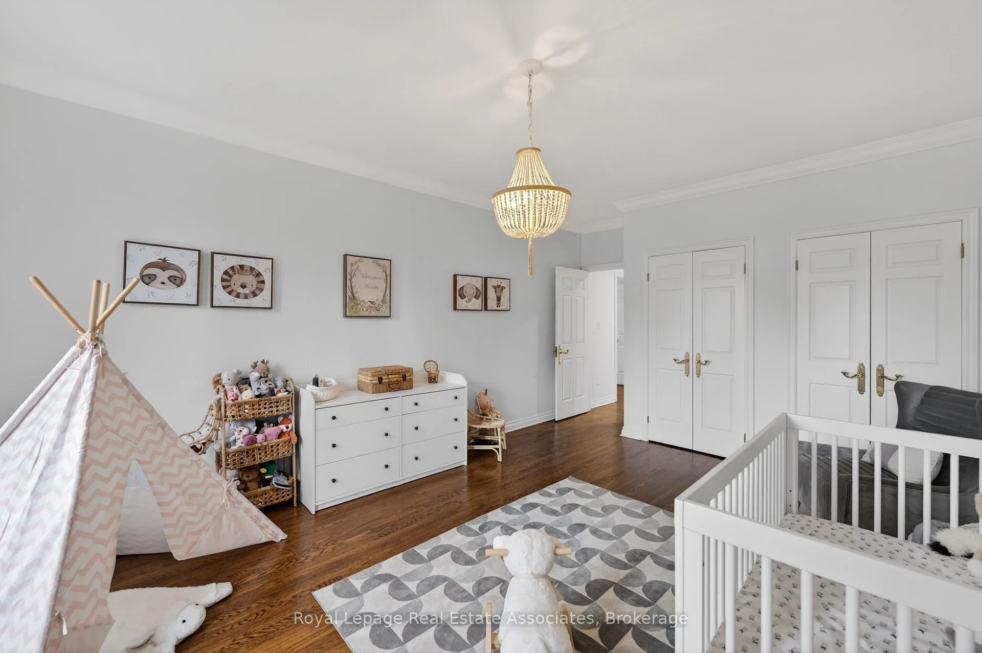 Photo 32 of 12 Westmount Park Road, Etobicoke, Humber Heights — HOMEH