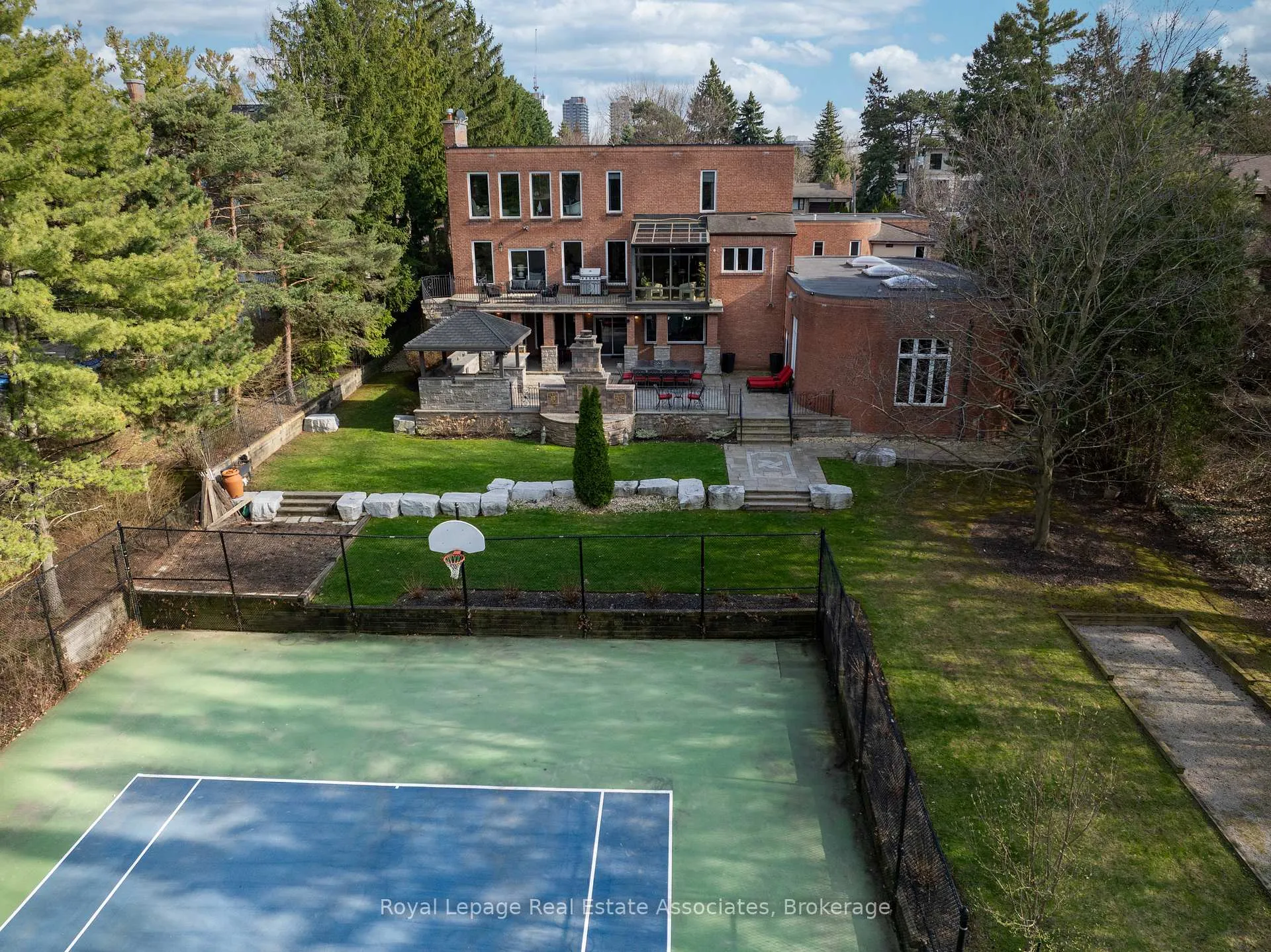 Photo 44 of 12 Westmount Park Road, Etobicoke, Humber Heights — HOMEH