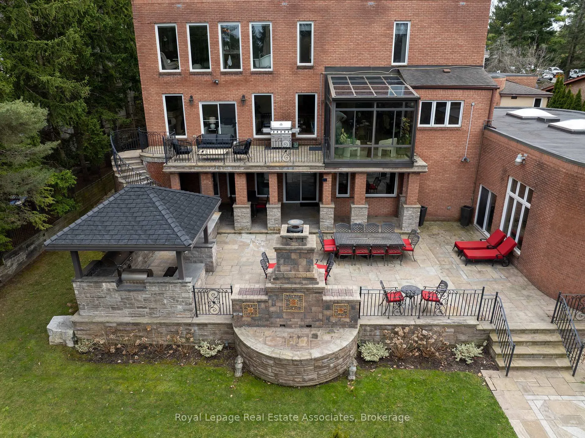Photo 45 of 12 Westmount Park Road, Etobicoke, Humber Heights — HOMEH