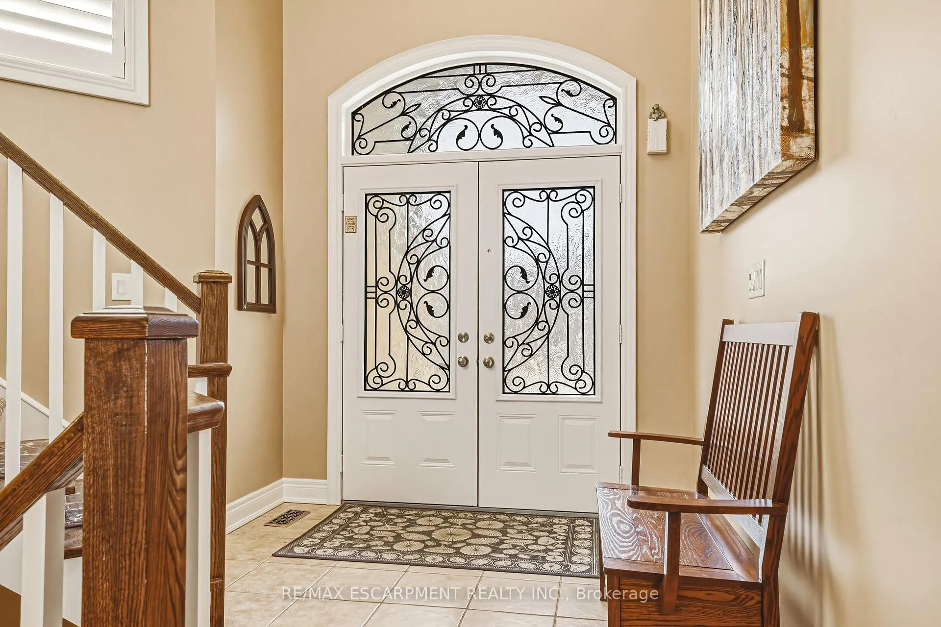 Photo 3 of 405 Valridge Drive, Hamilton, Ancaster — HOMEH
