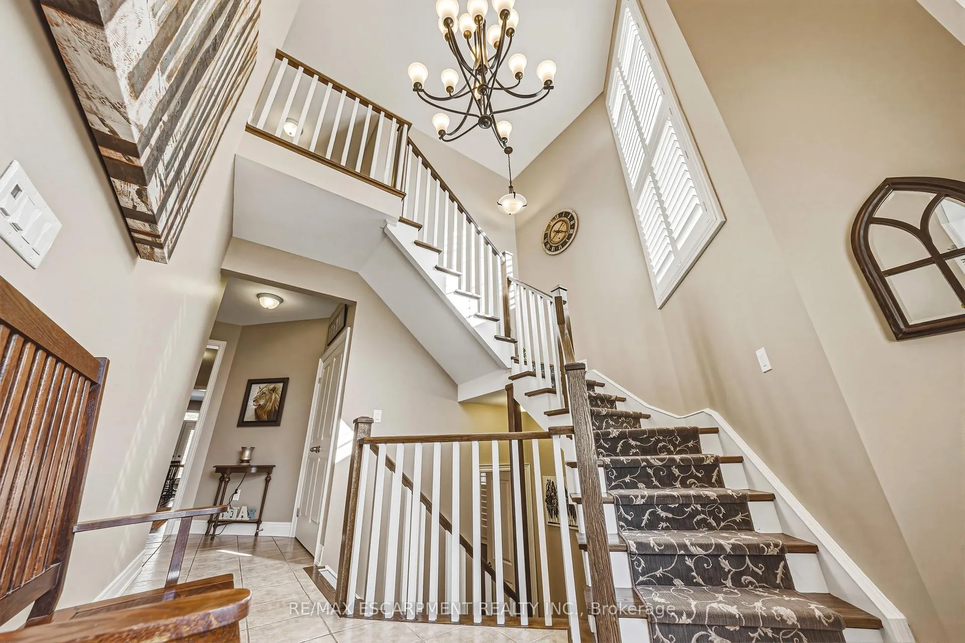 Photo 4 of 405 Valridge Drive, Hamilton, Ancaster — HOMEH