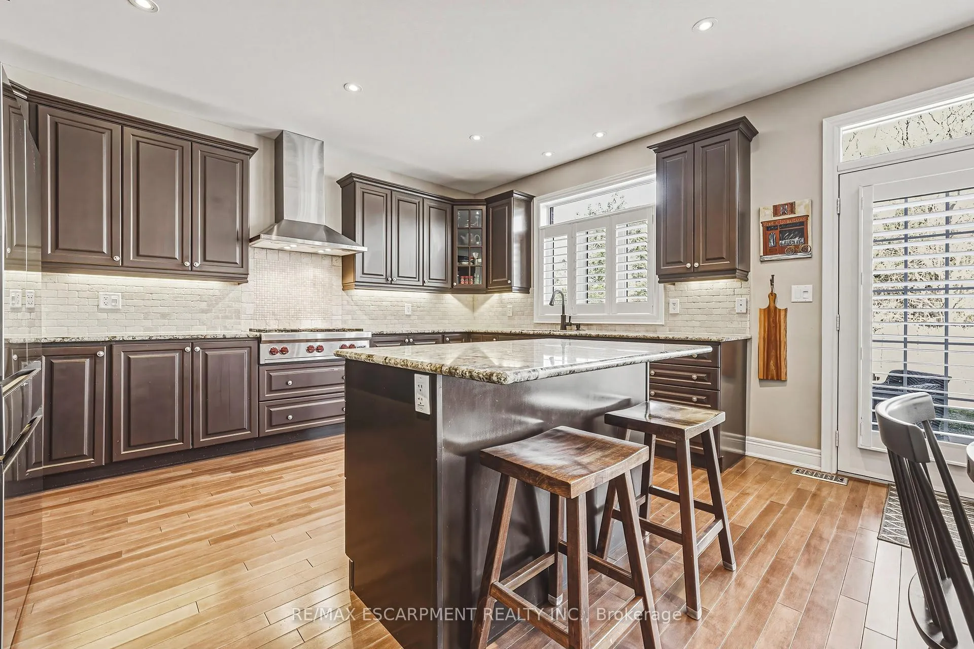 Photo 8 of 405 Valridge Drive, Hamilton, Ancaster — HOMEH