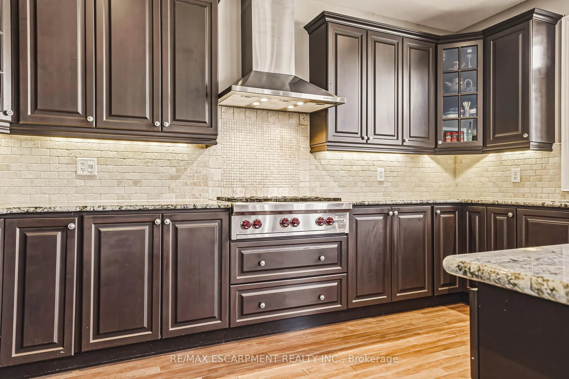 Photo 9 of 405 Valridge Drive, Hamilton, Ancaster — HOMEH