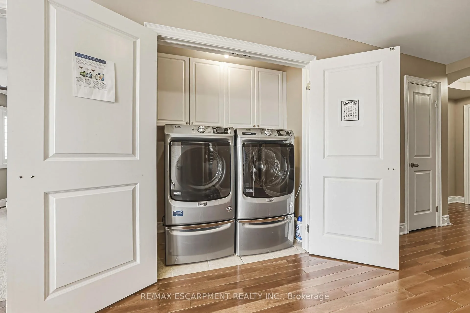 Photo 38 of 405 Valridge Drive, Hamilton, Ancaster — HOMEH