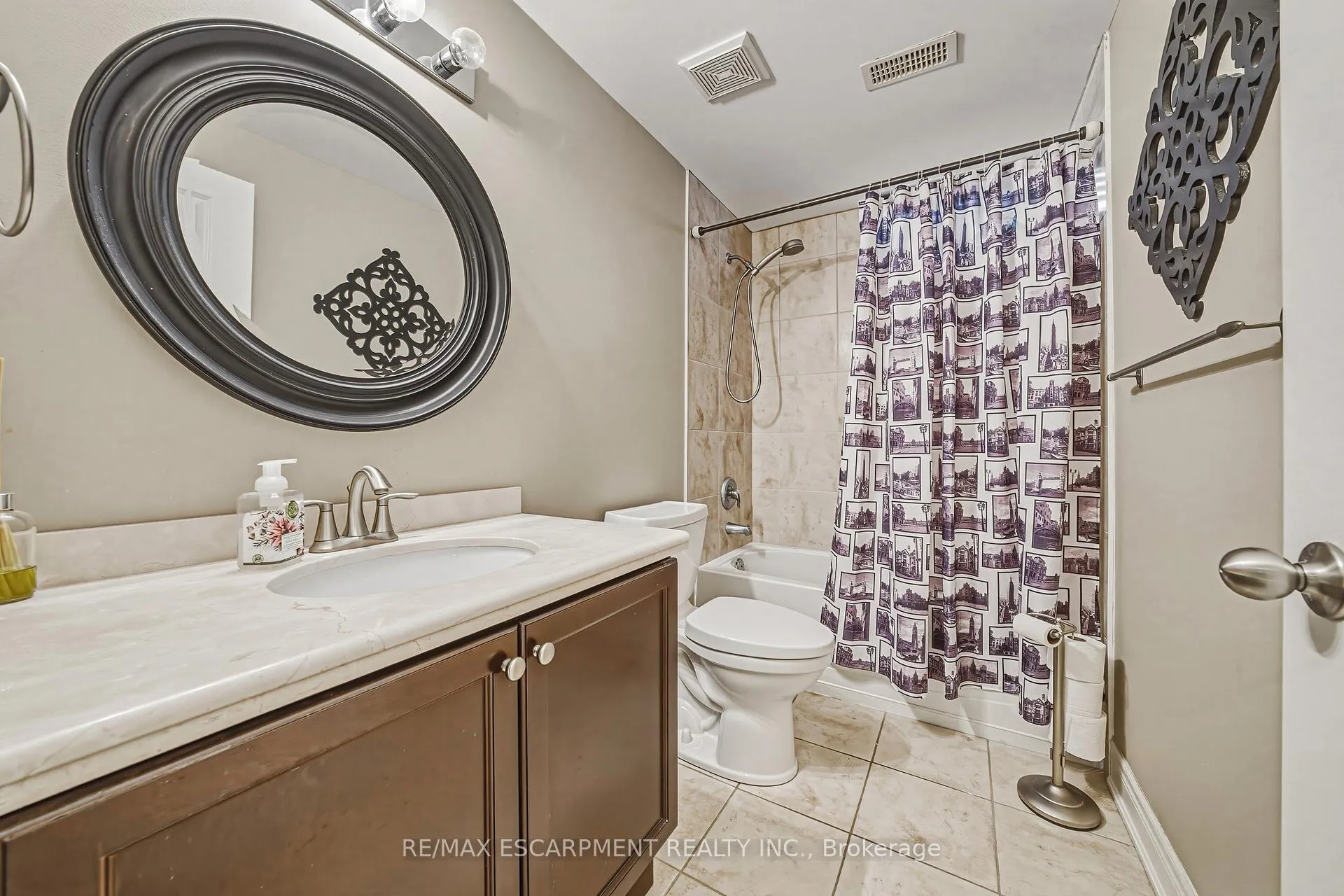 Photo 42 of 405 Valridge Drive, Hamilton, Ancaster — HOMEH