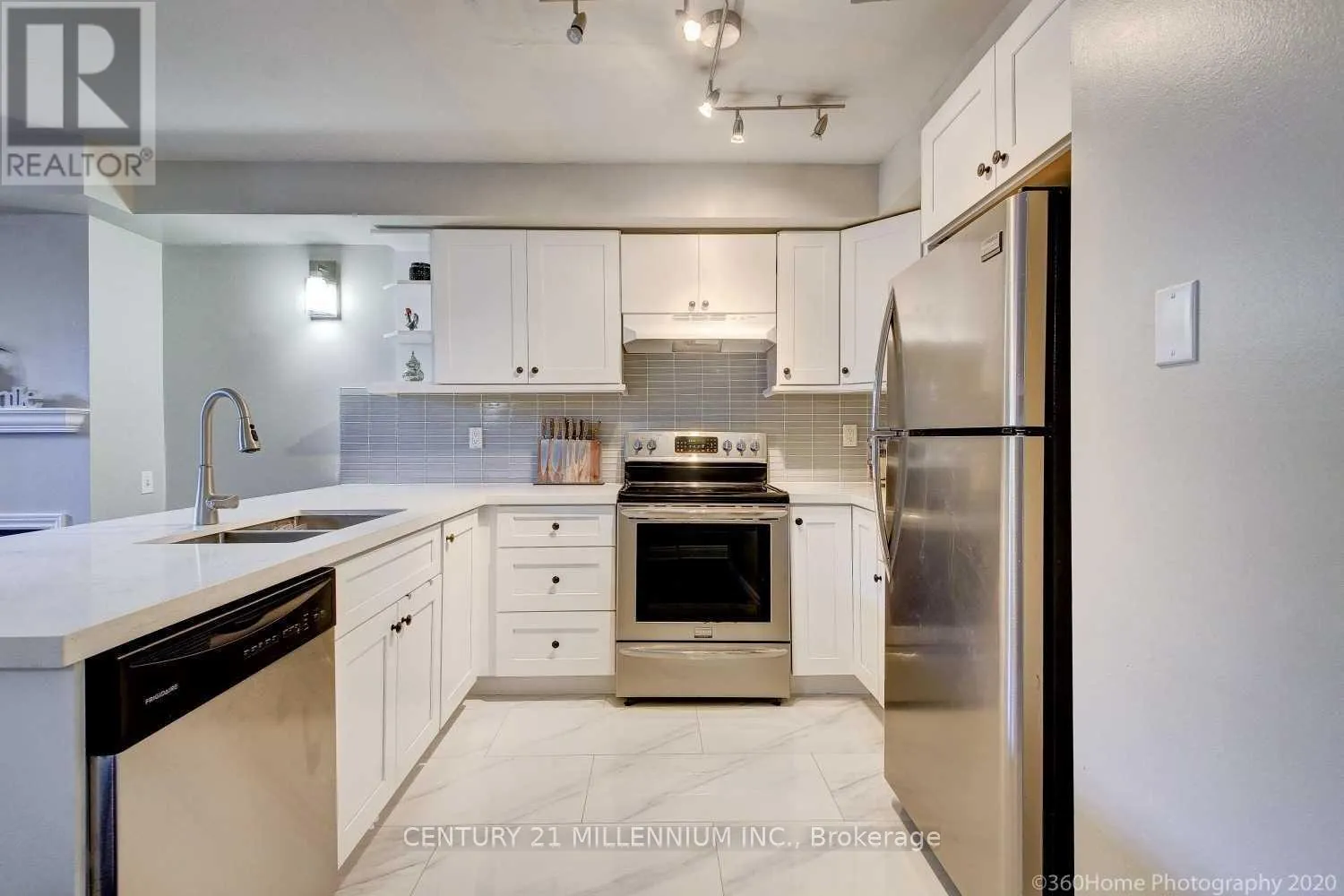 Photo 4 of Unit A, 78 Coxwell Avenue, Toronto, Greenwood-Coxwell — HOMEH