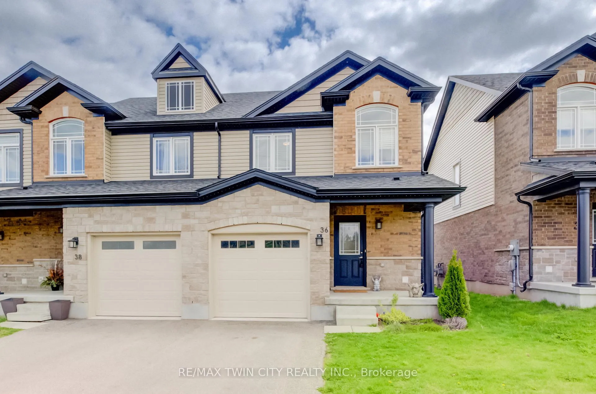 Photo 1 of 36 Bawcutt Crescent, Brant, Paris — HOMEH
