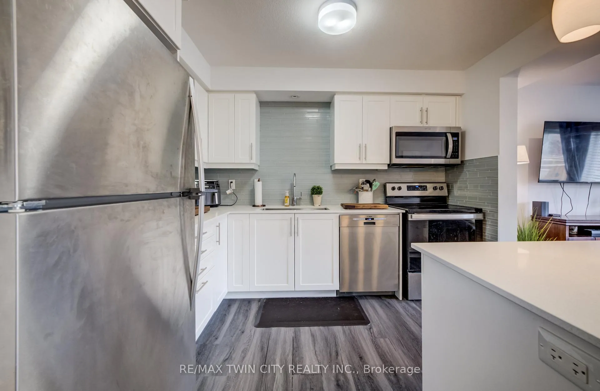 Photo 7 of 36 Bawcutt Crescent, Brant, Paris — HOMEH