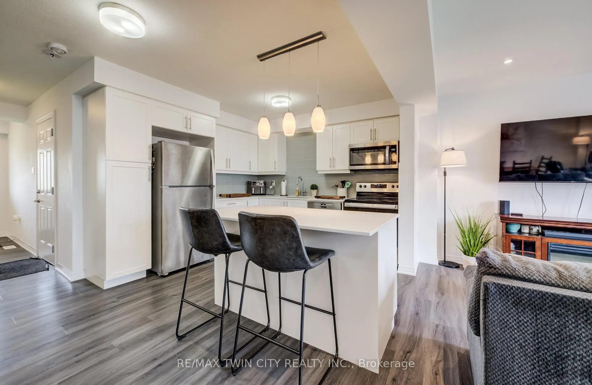Photo 8 of 36 Bawcutt Crescent, Brant, Paris — HOMEH