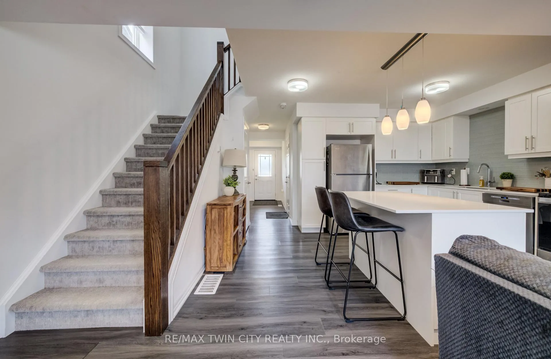 Photo 9 of 36 Bawcutt Crescent, Brant, Paris — HOMEH