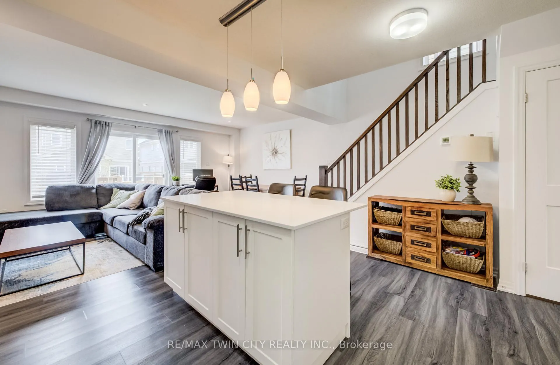 Photo 12 of 36 Bawcutt Crescent, Brant, Paris — HOMEH