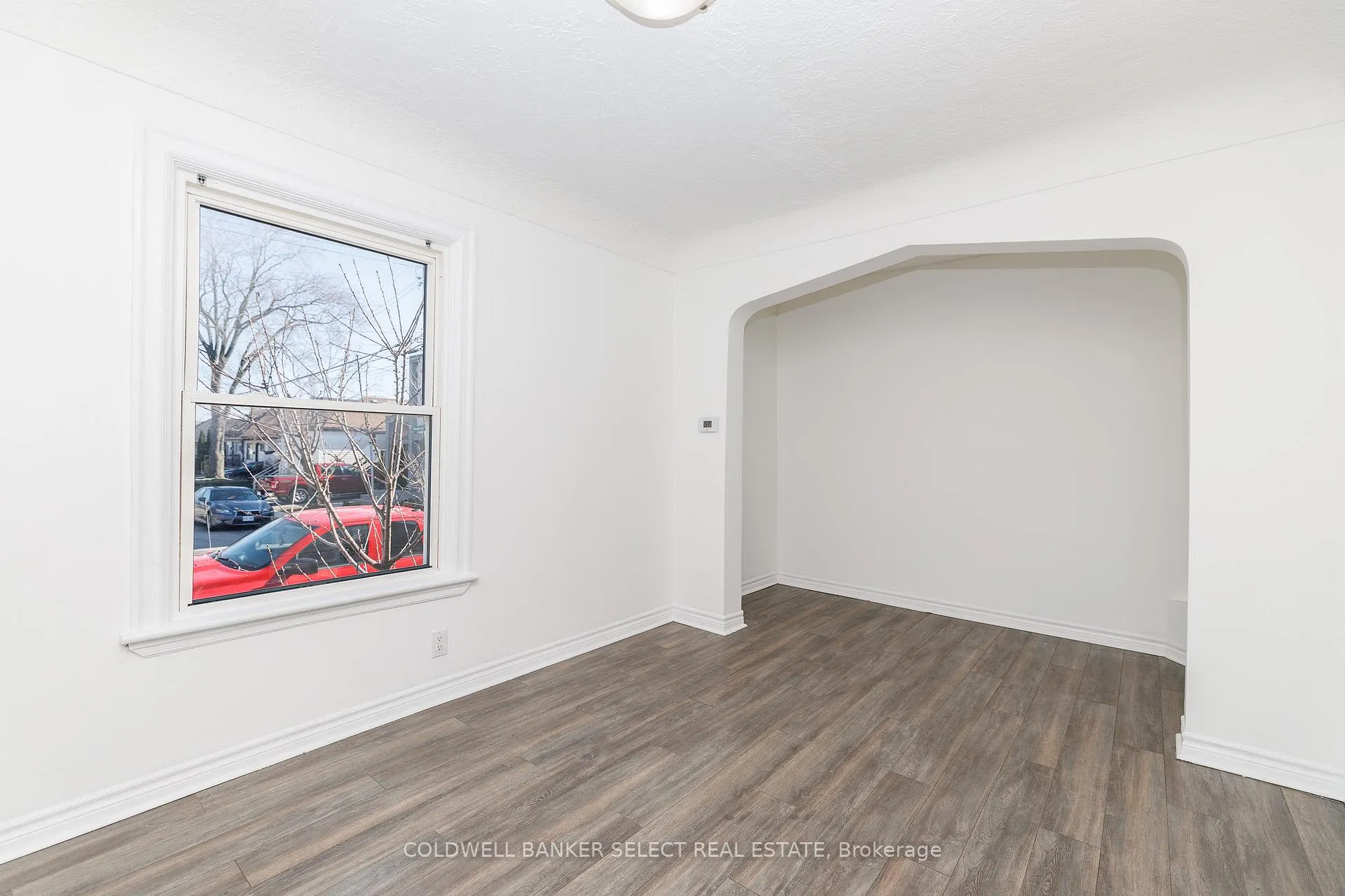 Photo 9 of 55 Frederick Avenue, Hamilton, Crown Point — HOMEH