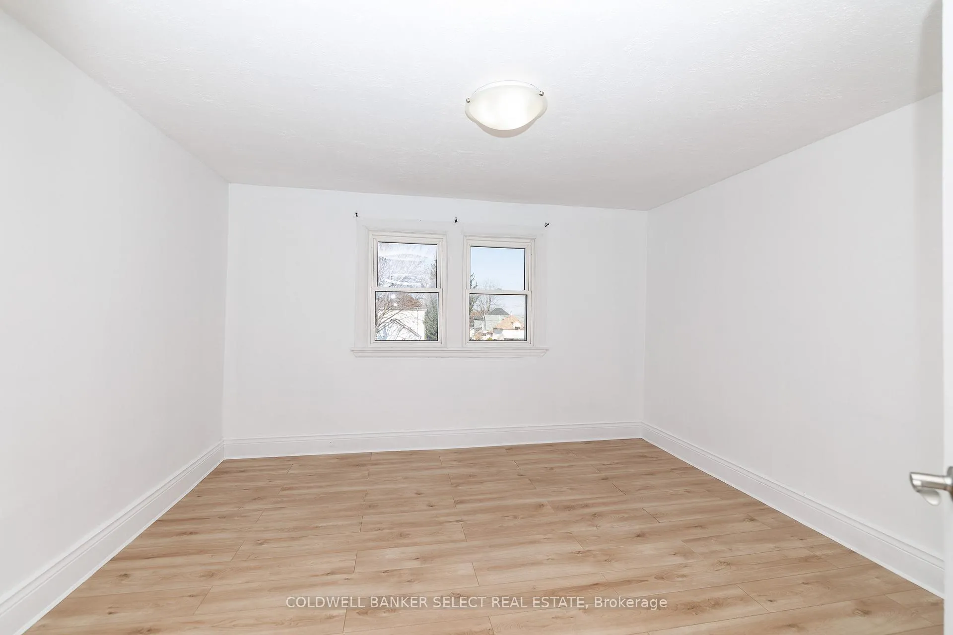 Photo 20 of 55 Frederick Avenue, Hamilton, Crown Point — HOMEH
