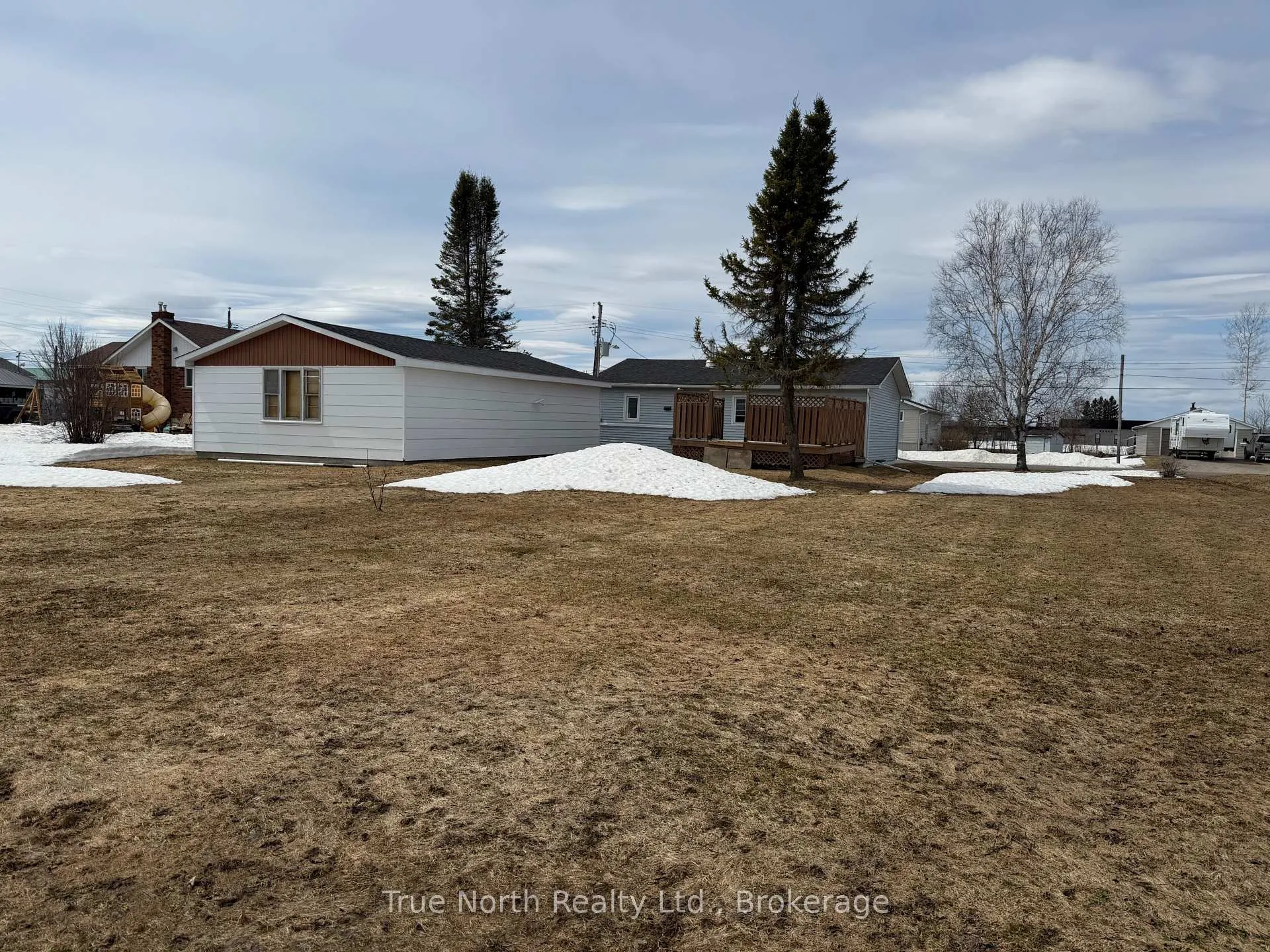 Photo 2 of 3 Nelson Avenue, Kapuskasing — HOMEH