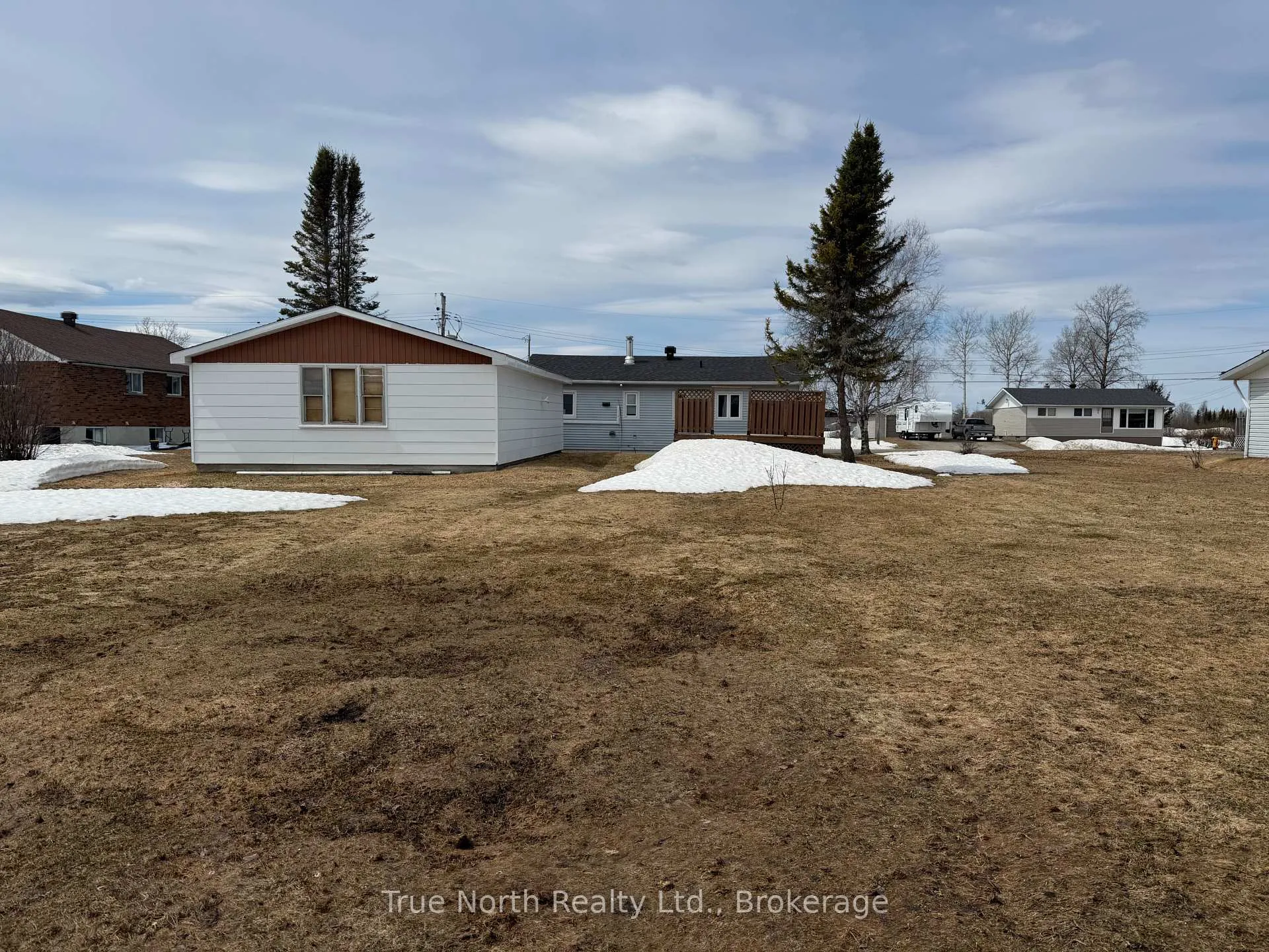 Photo 26 of 3 Nelson Avenue, Kapuskasing — HOMEH