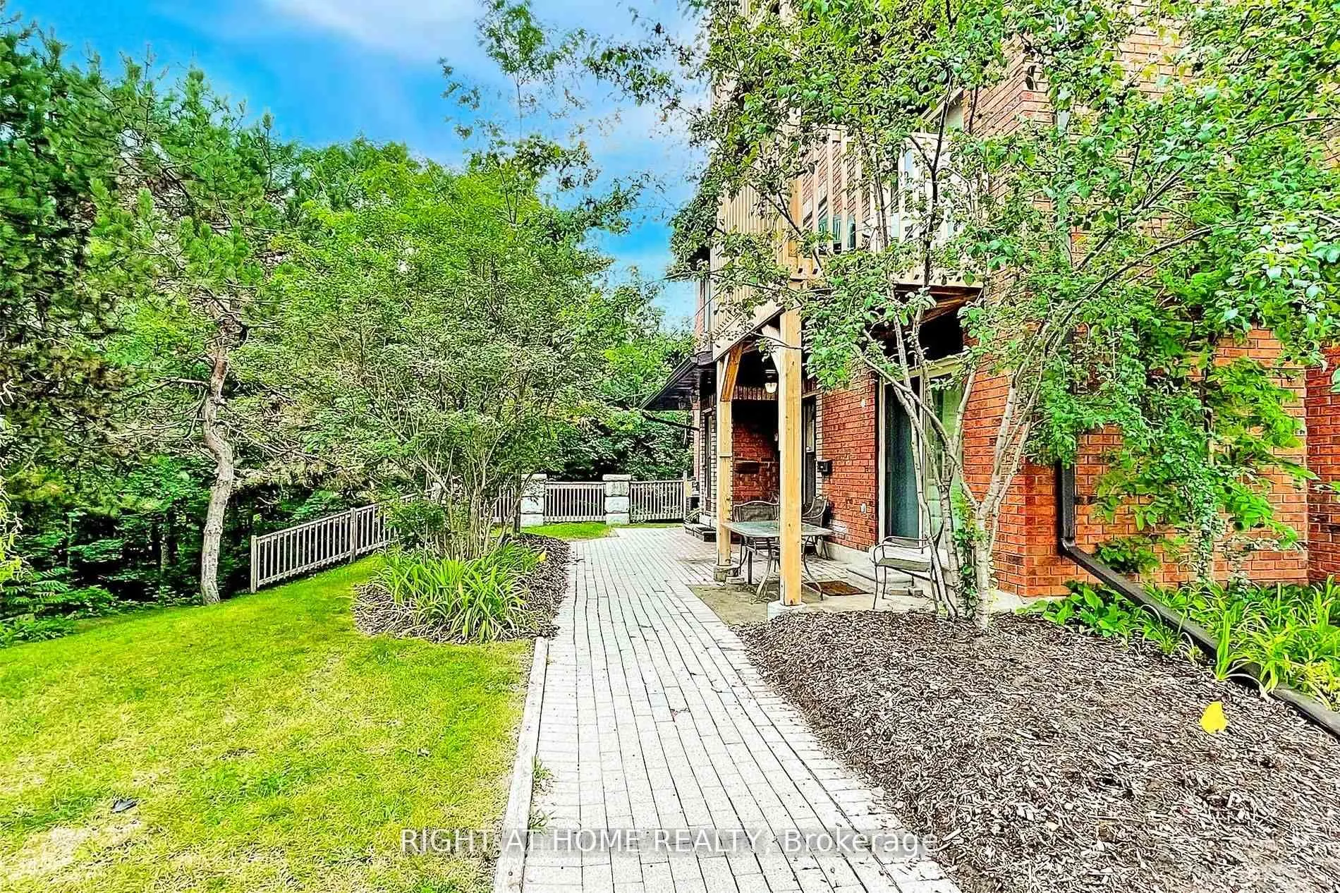 Photo 2 of Unit 3, 20 Evergreen Court, Barrie, Ardagh — HOMEH