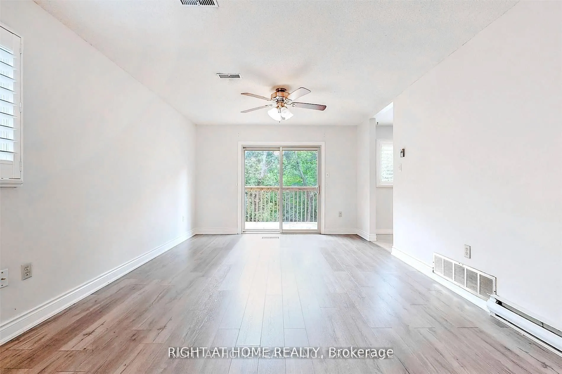 Photo 5 of Unit 3, 20 Evergreen Court, Barrie, Ardagh — HOMEH