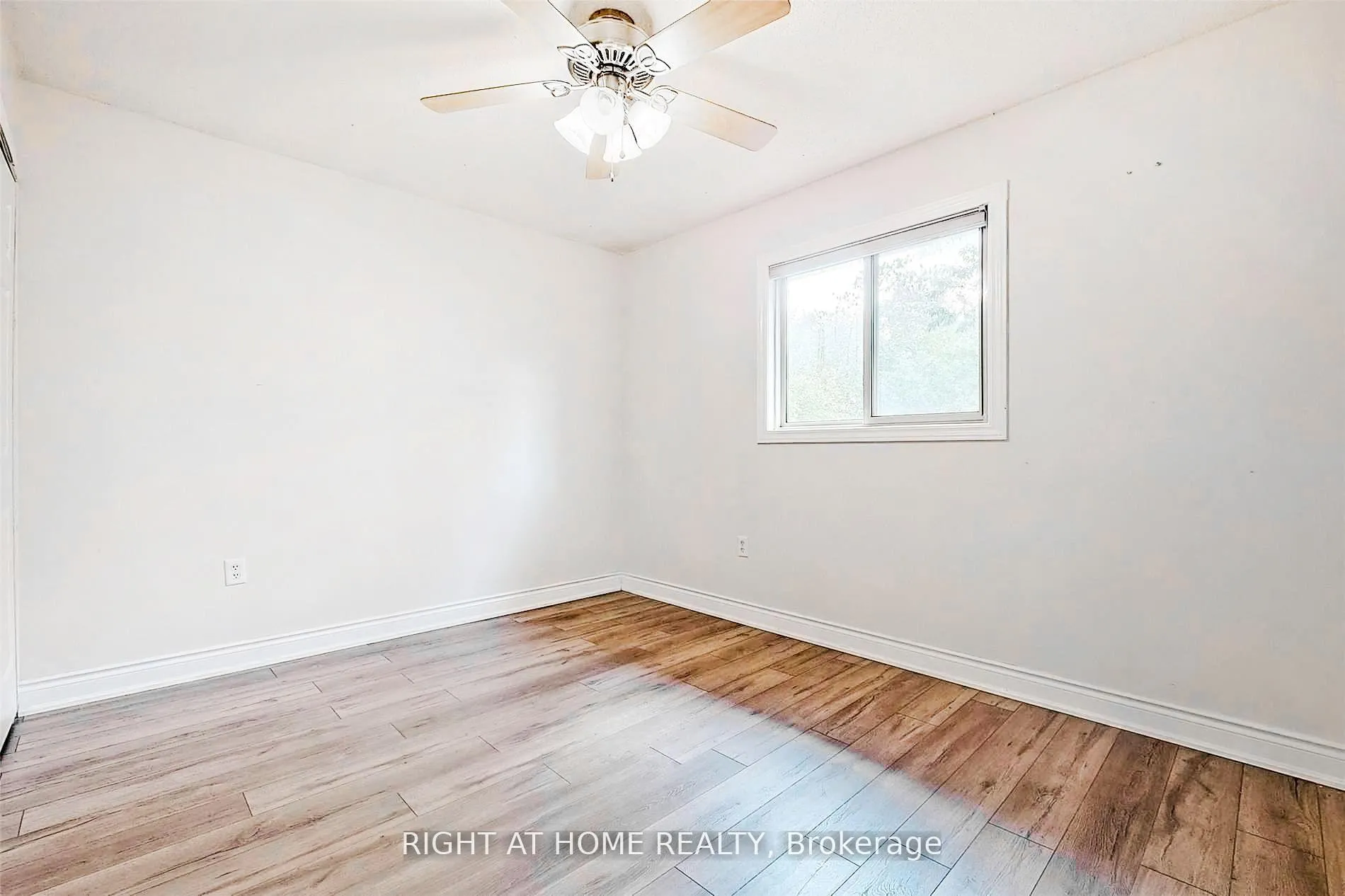 Photo 8 of Unit 3, 20 Evergreen Court, Barrie, Ardagh — HOMEH